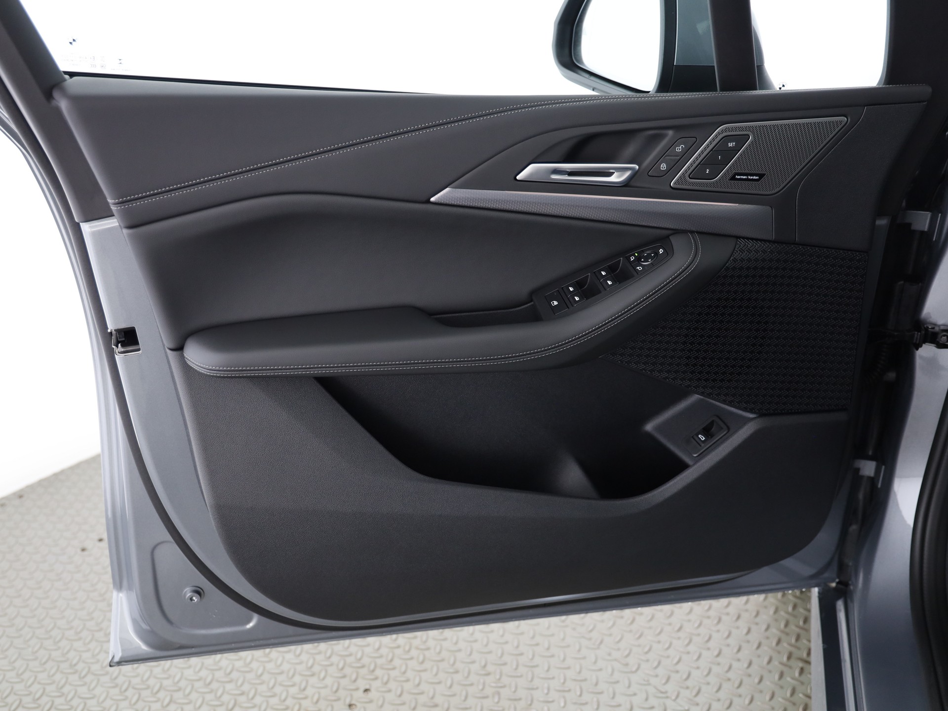BMW 223d xDrive Active Tourer-image-15