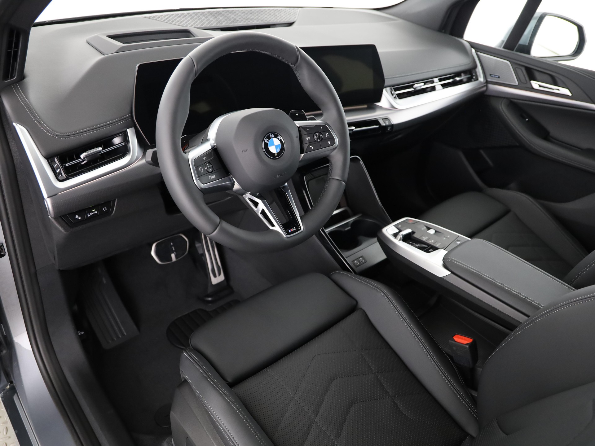 BMW 223d xDrive Active Tourer-image-12