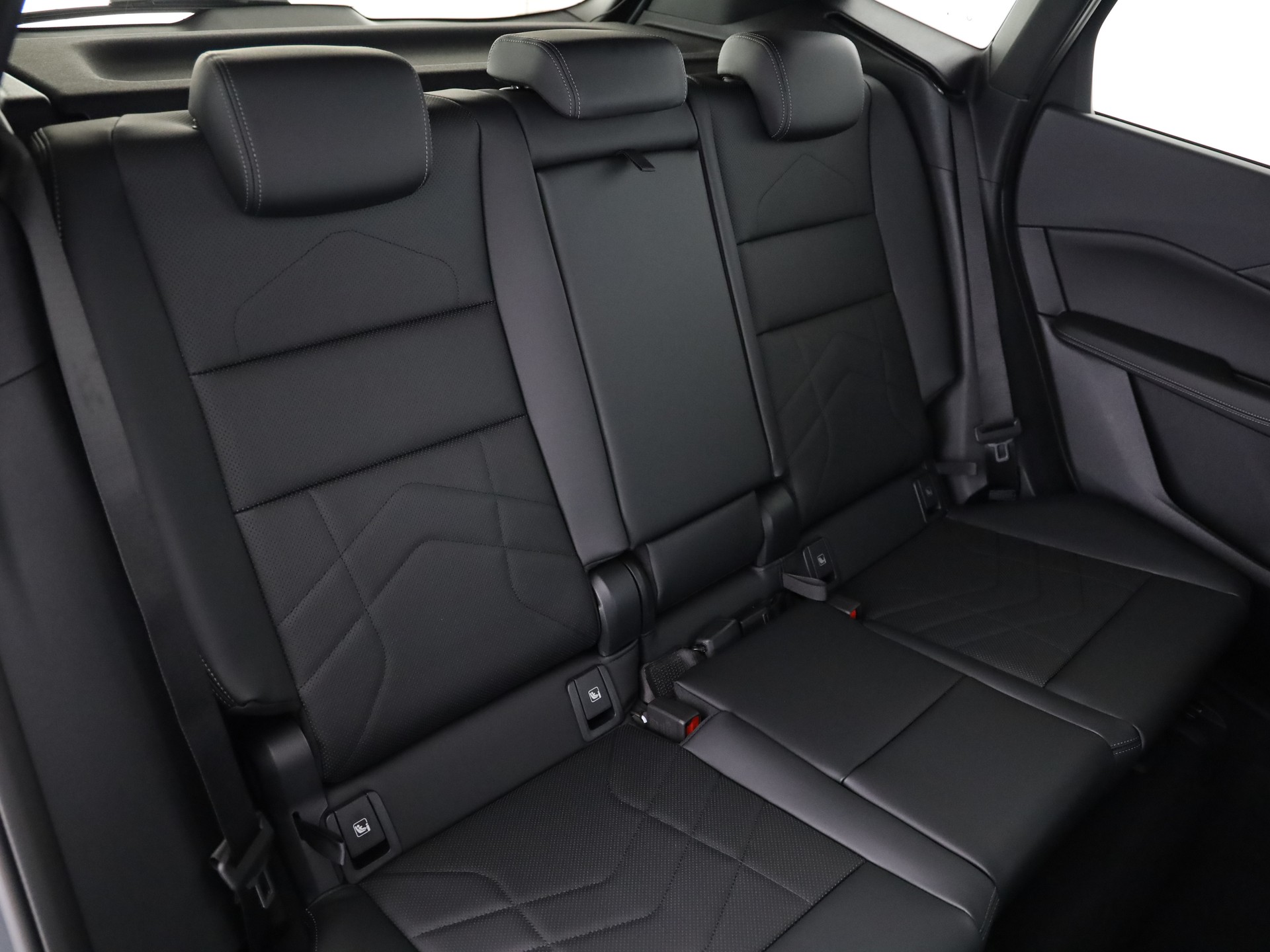 BMW 223d xDrive Active Tourer-image-5