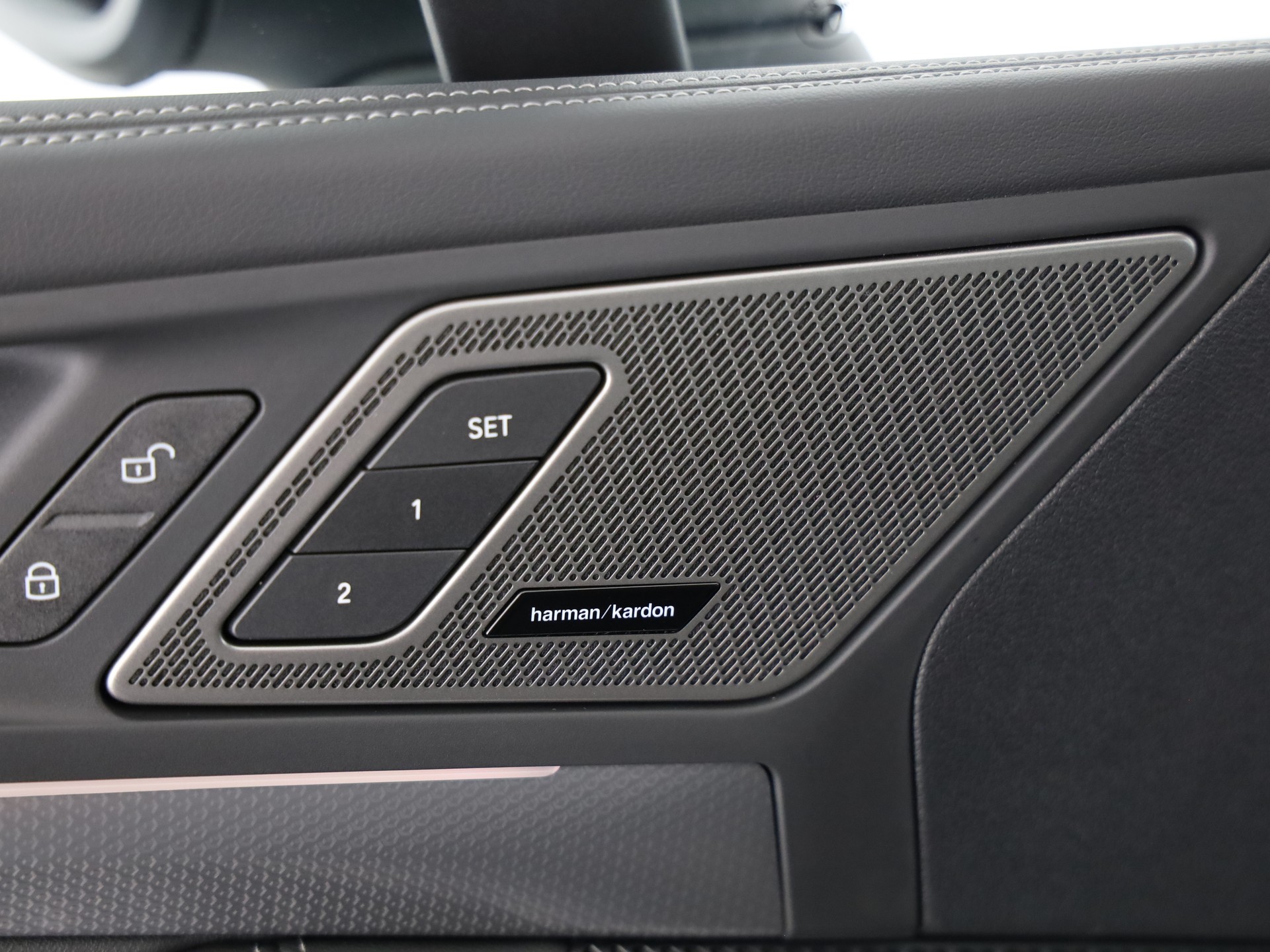 BMW 223d xDrive Active Tourer-image-16
