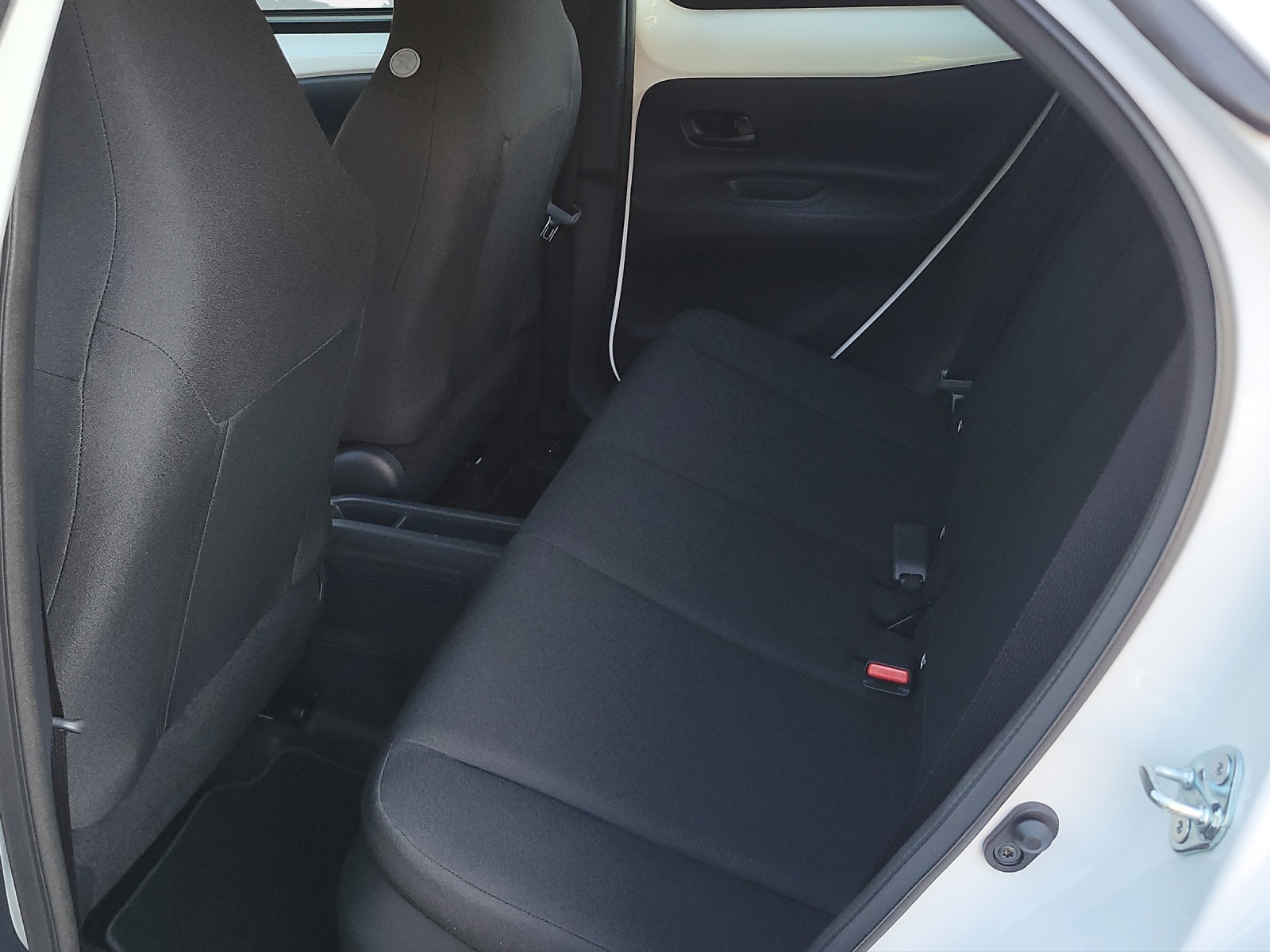 TOYOTA Aygo X 1.5 VVT-i HSD Comfort-image-14