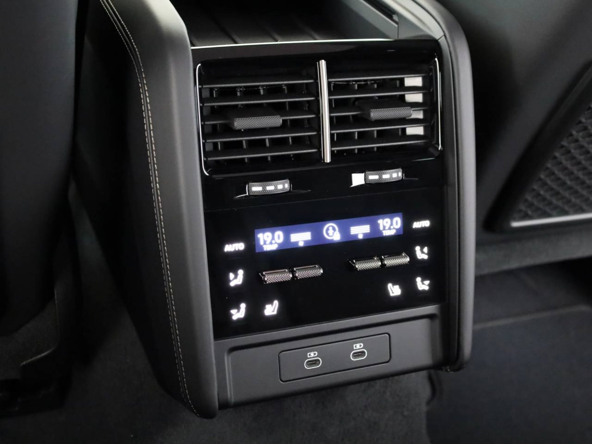 PORSCHE Cayenne Turbo Coupé Electric-image-19