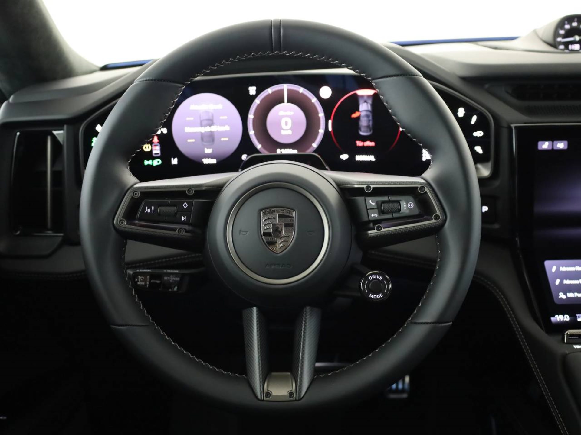 PORSCHE Cayenne Turbo Coupé Electric-image-9