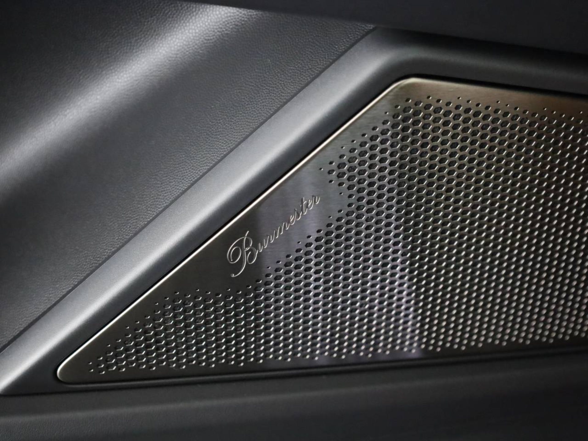 PORSCHE Cayenne Turbo Coupé Electric-image-17