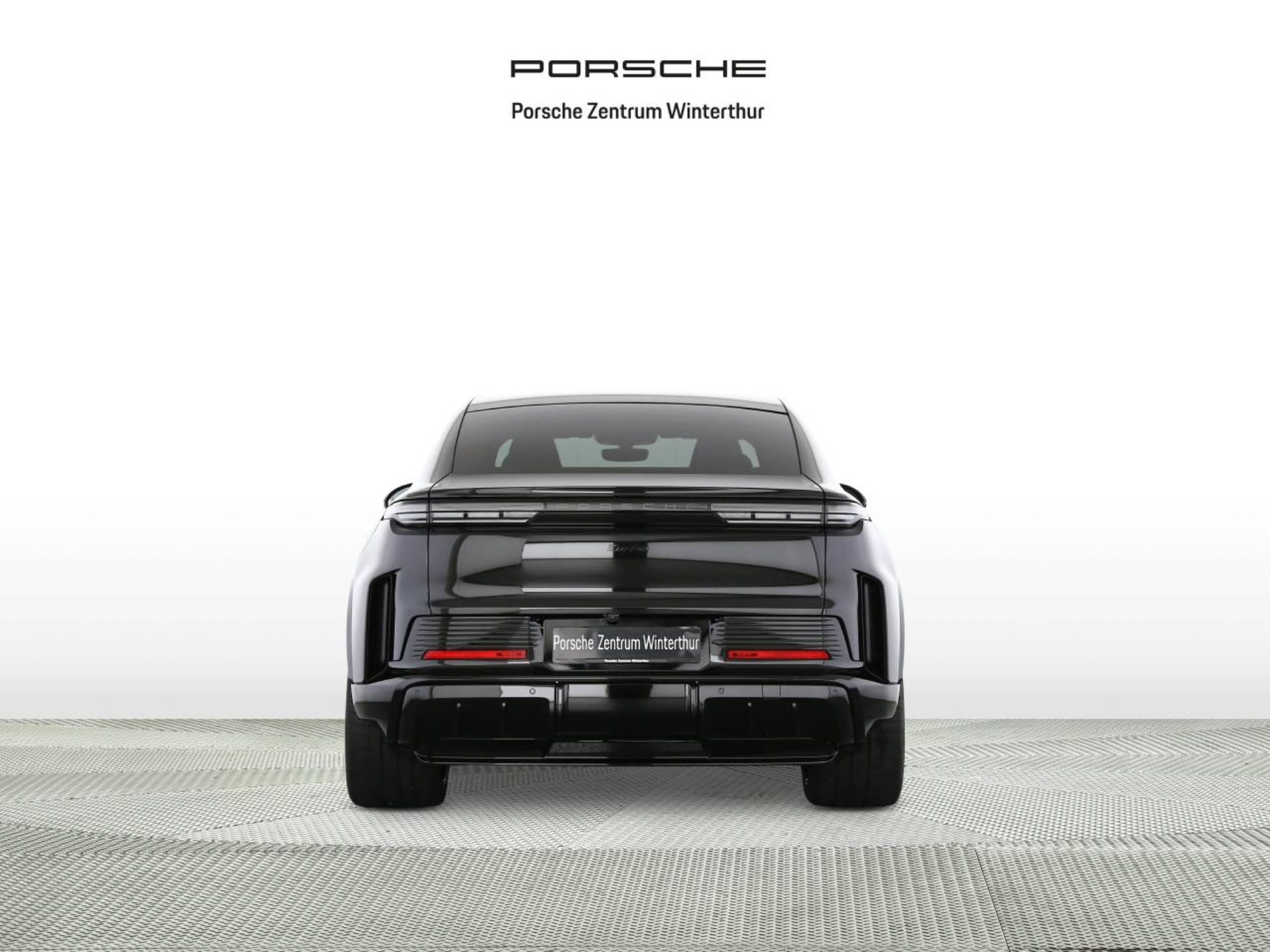 PORSCHE Cayenne Turbo Coupé Electric-image-6
