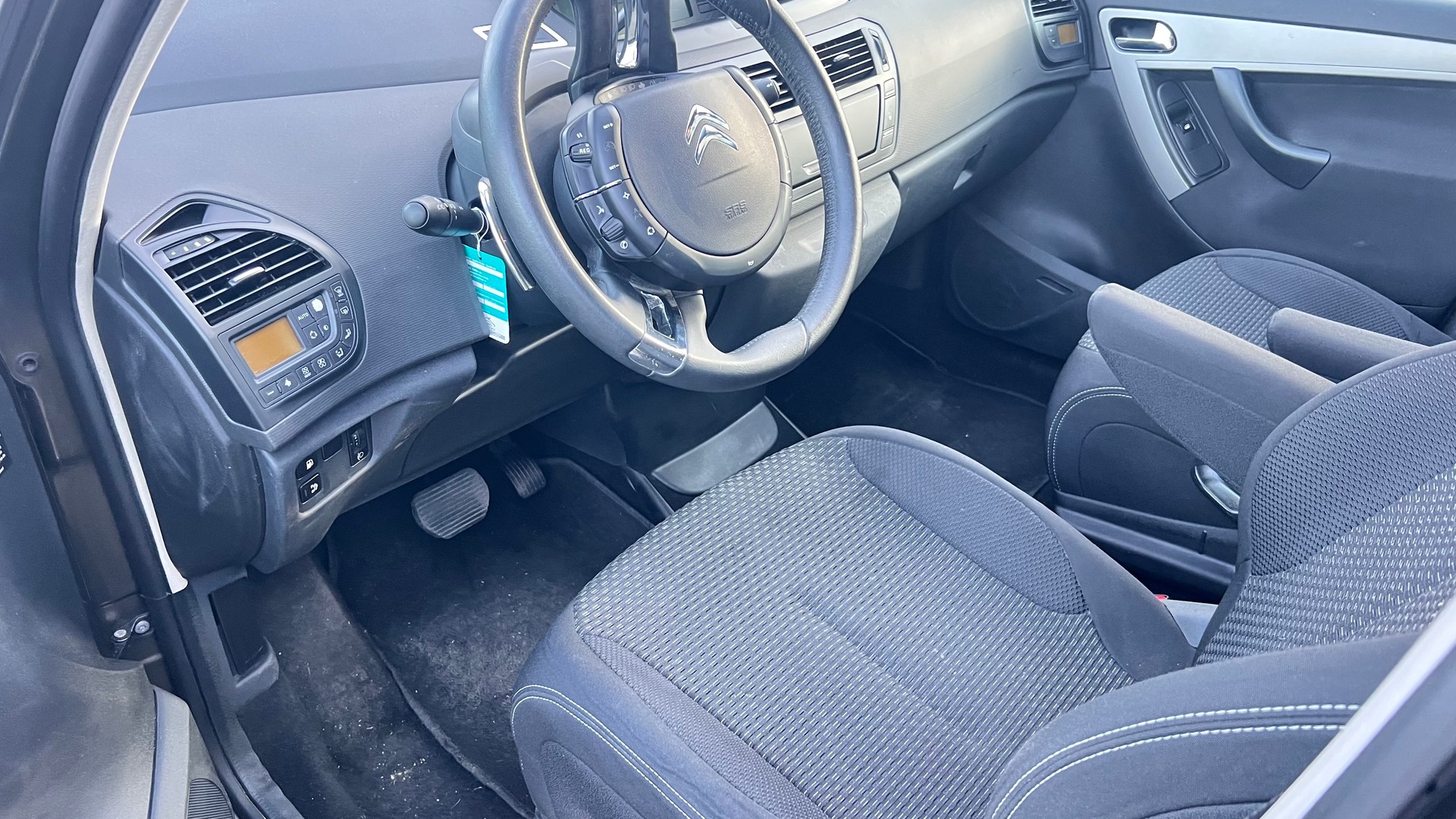 CITROEN C4 Picasso 1.6i 16V THP Swiss Style EGS6-image-5