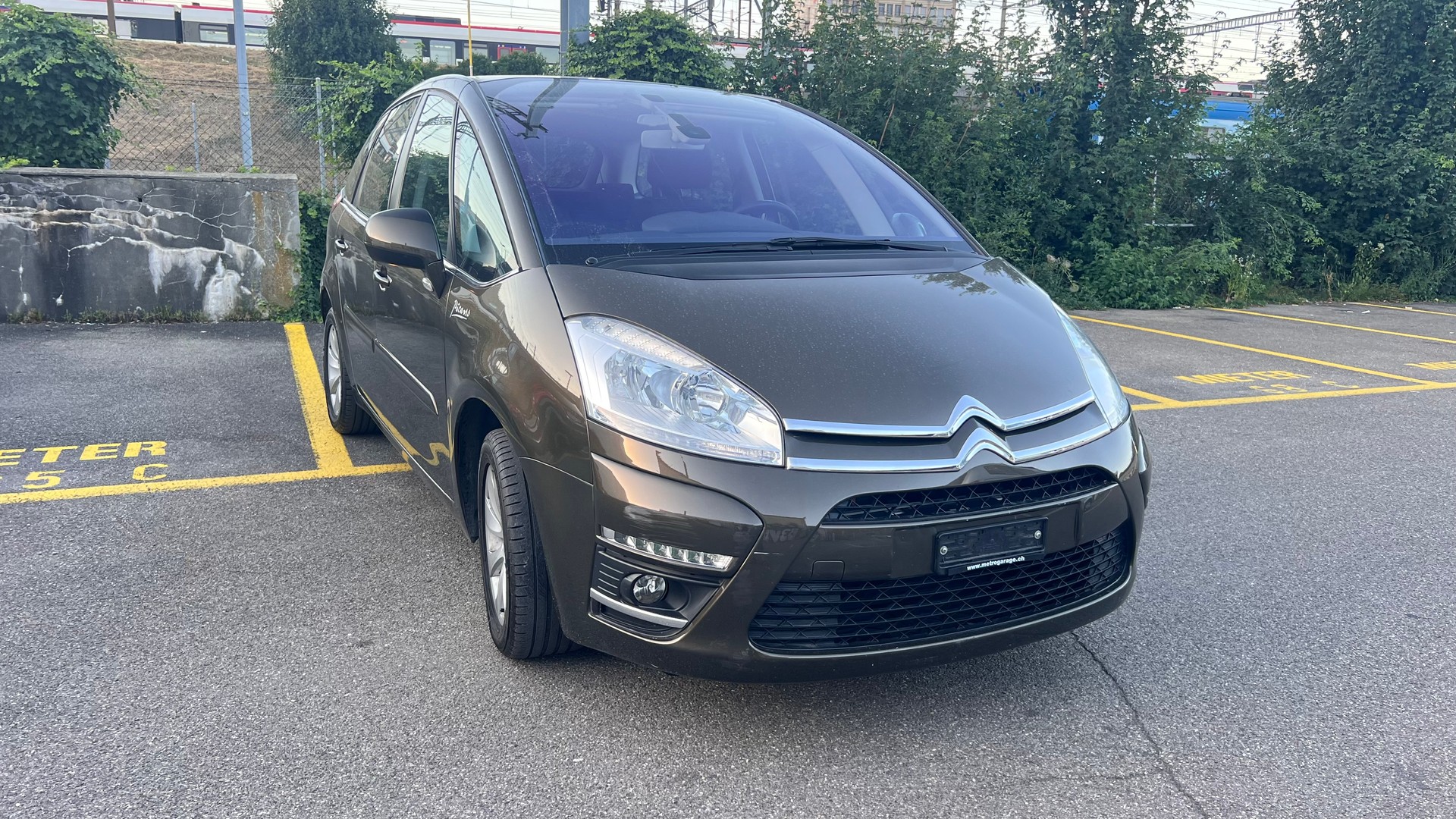 CITROEN C4 Picasso 1.6i 16V THP Swiss Style EGS6-image-1