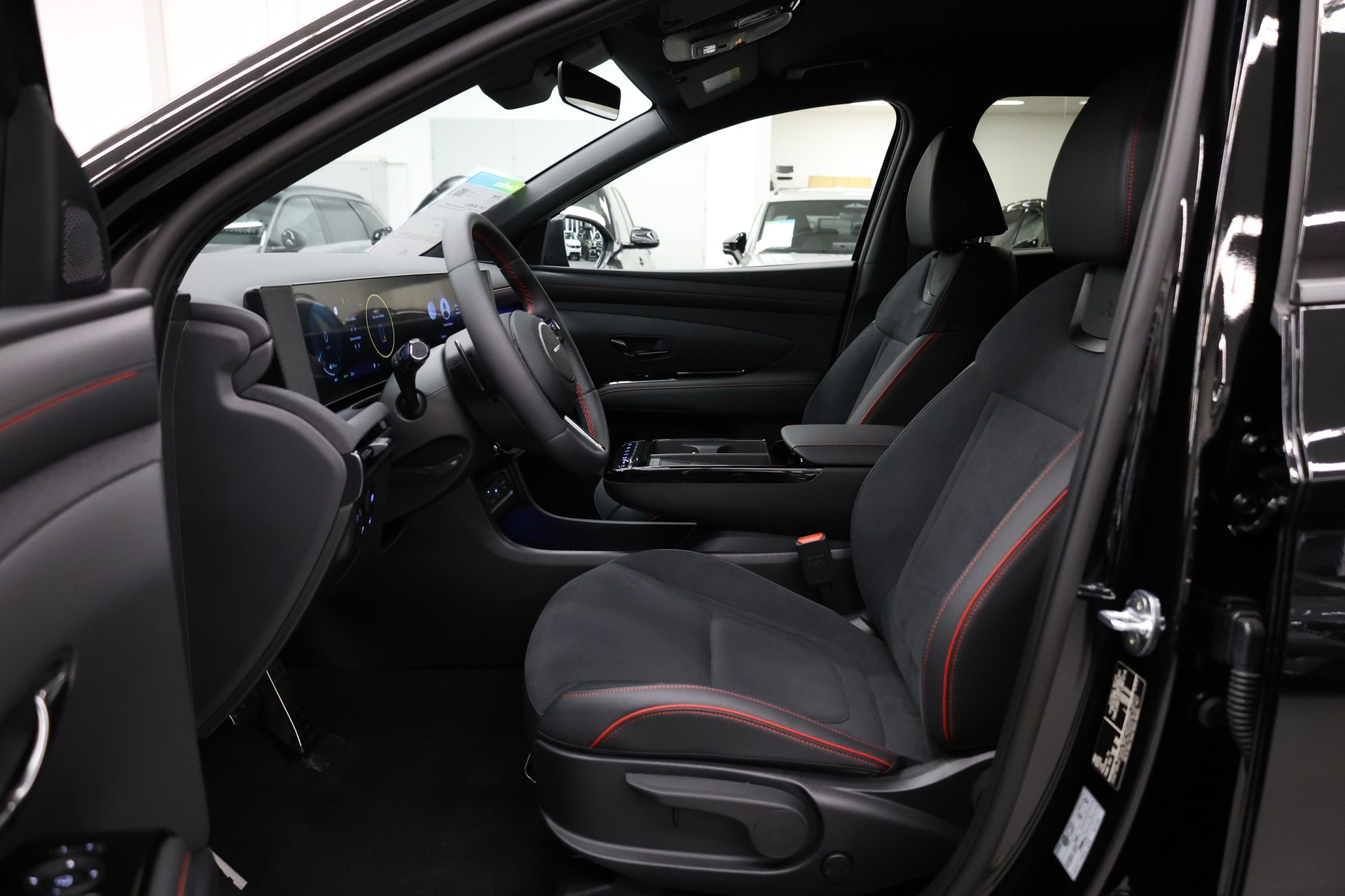 HYUNDAI Tucson 1.6 T-GDi PHEV N-Line 4WD-image-17