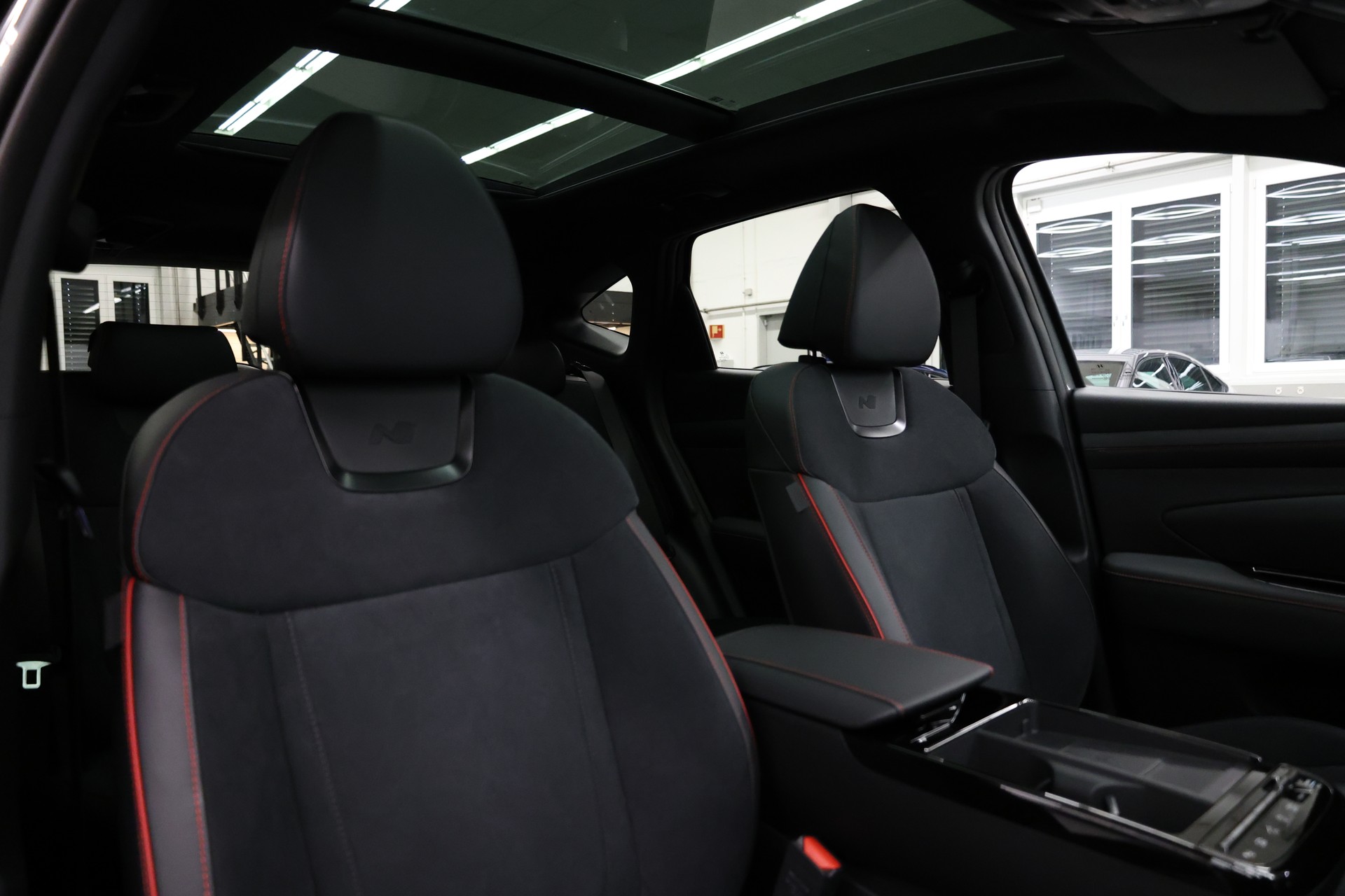 HYUNDAI Tucson 1.6 T-GDi PHEV N-Line 4WD-image-19