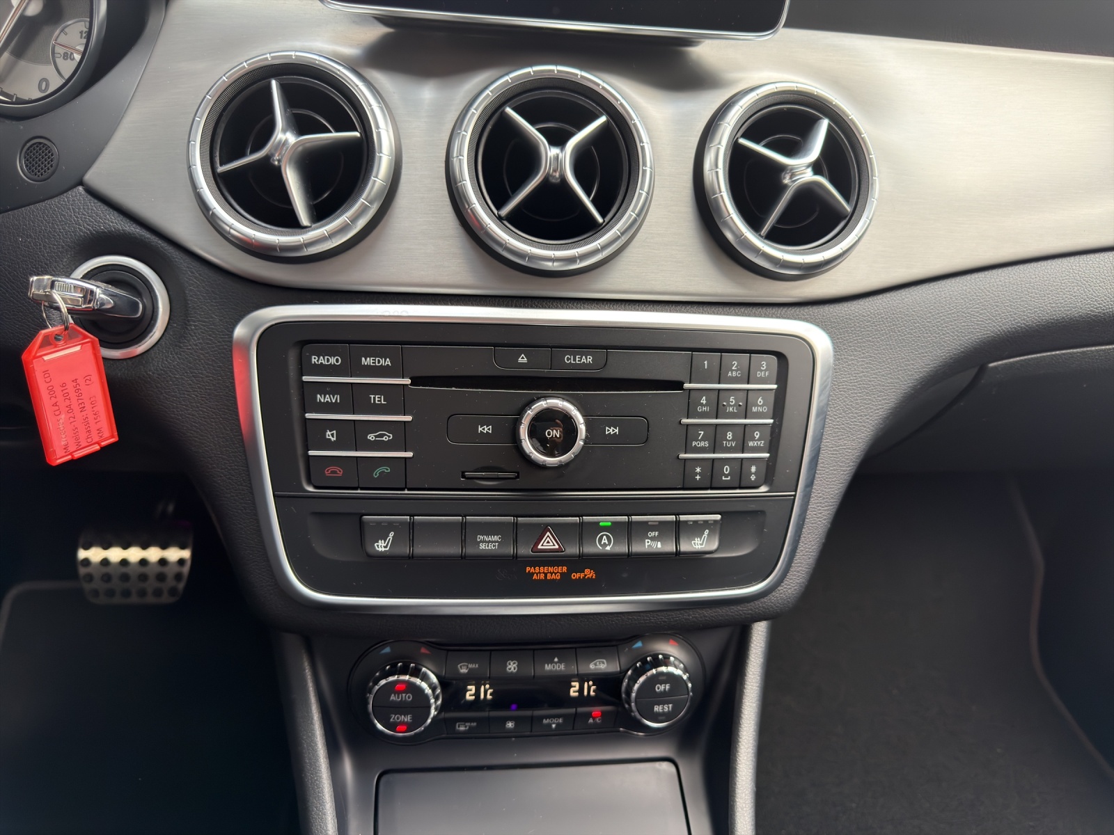 MERCEDES-BENZ CLA Shooting Brake 200 CDI AMG Line 4Matic 7G-DCT-image-22