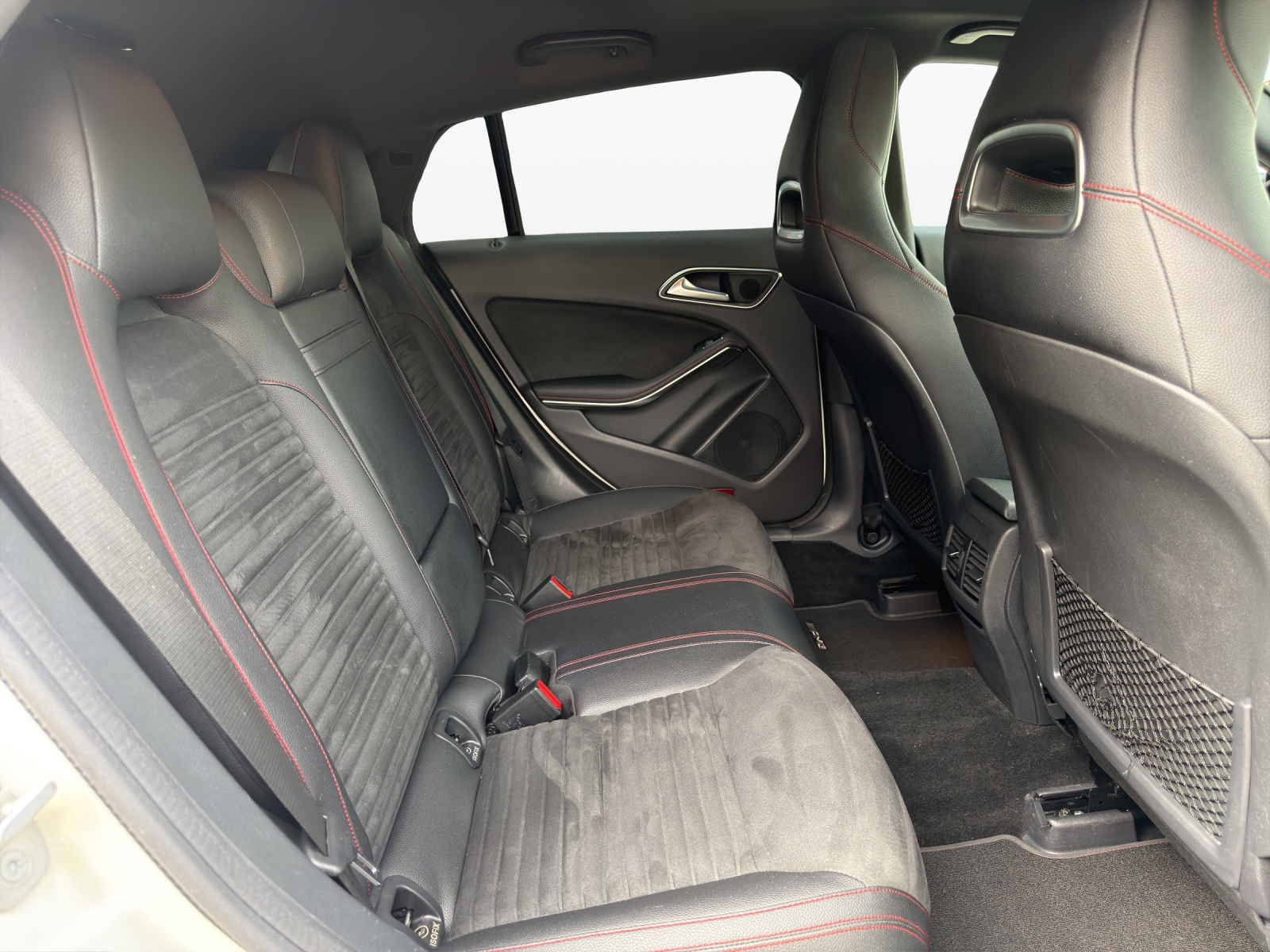 MERCEDES-BENZ CLA Shooting Brake 200 CDI AMG Line 4Matic 7G-DCT-image-18