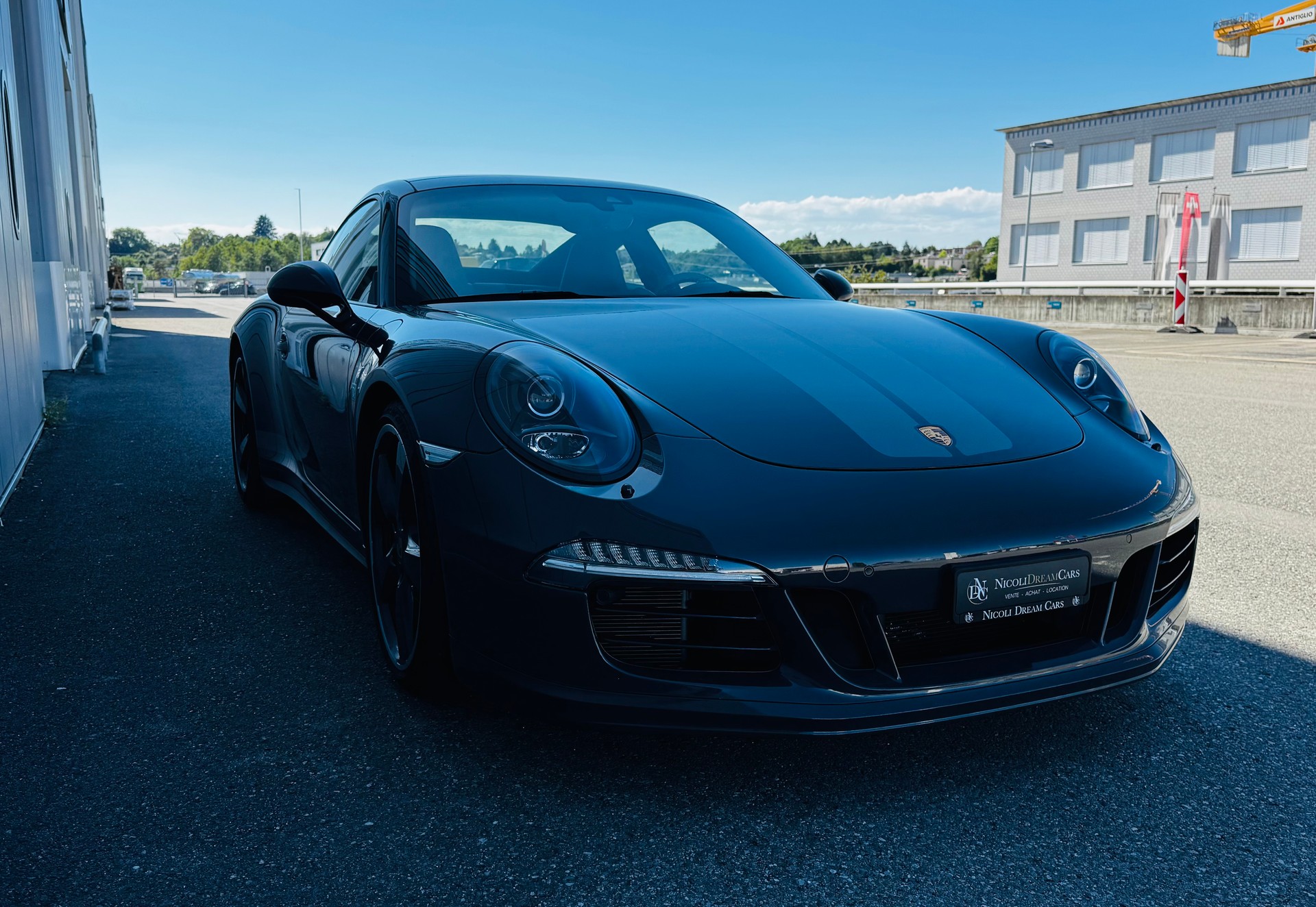 PORSCHE 911 Carrera 4S Exclusive Swiss Edition PDK-image-2