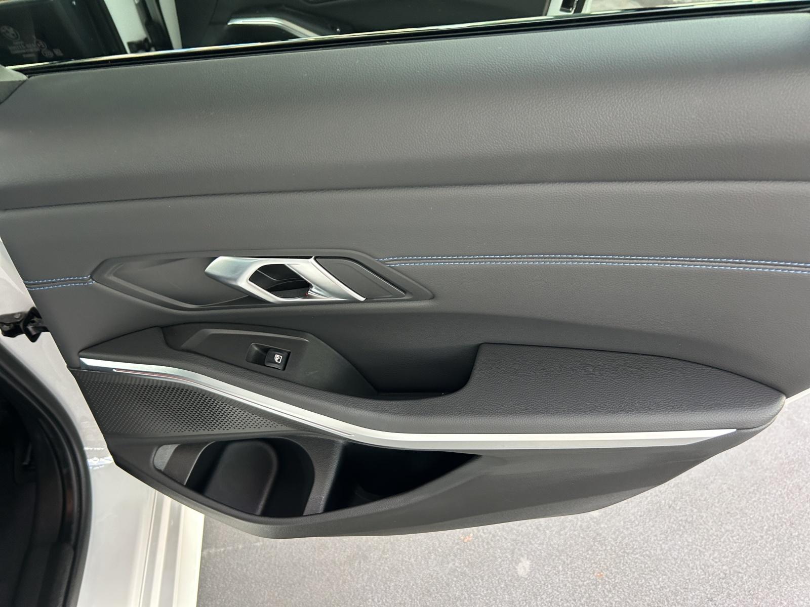 BMW 320d xDrive SAG Touring-image-24