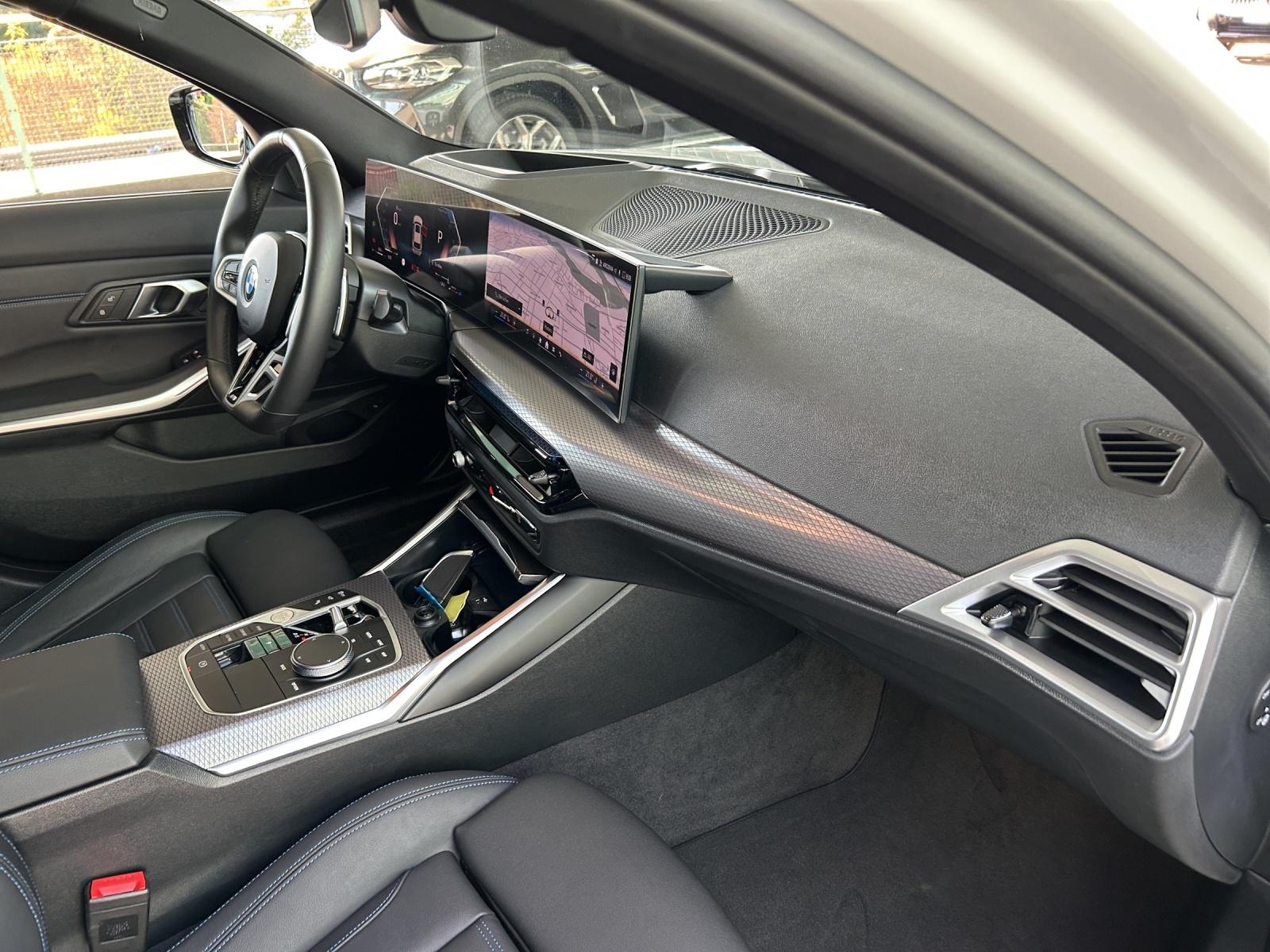 BMW 320d xDrive SAG Touring-image-6