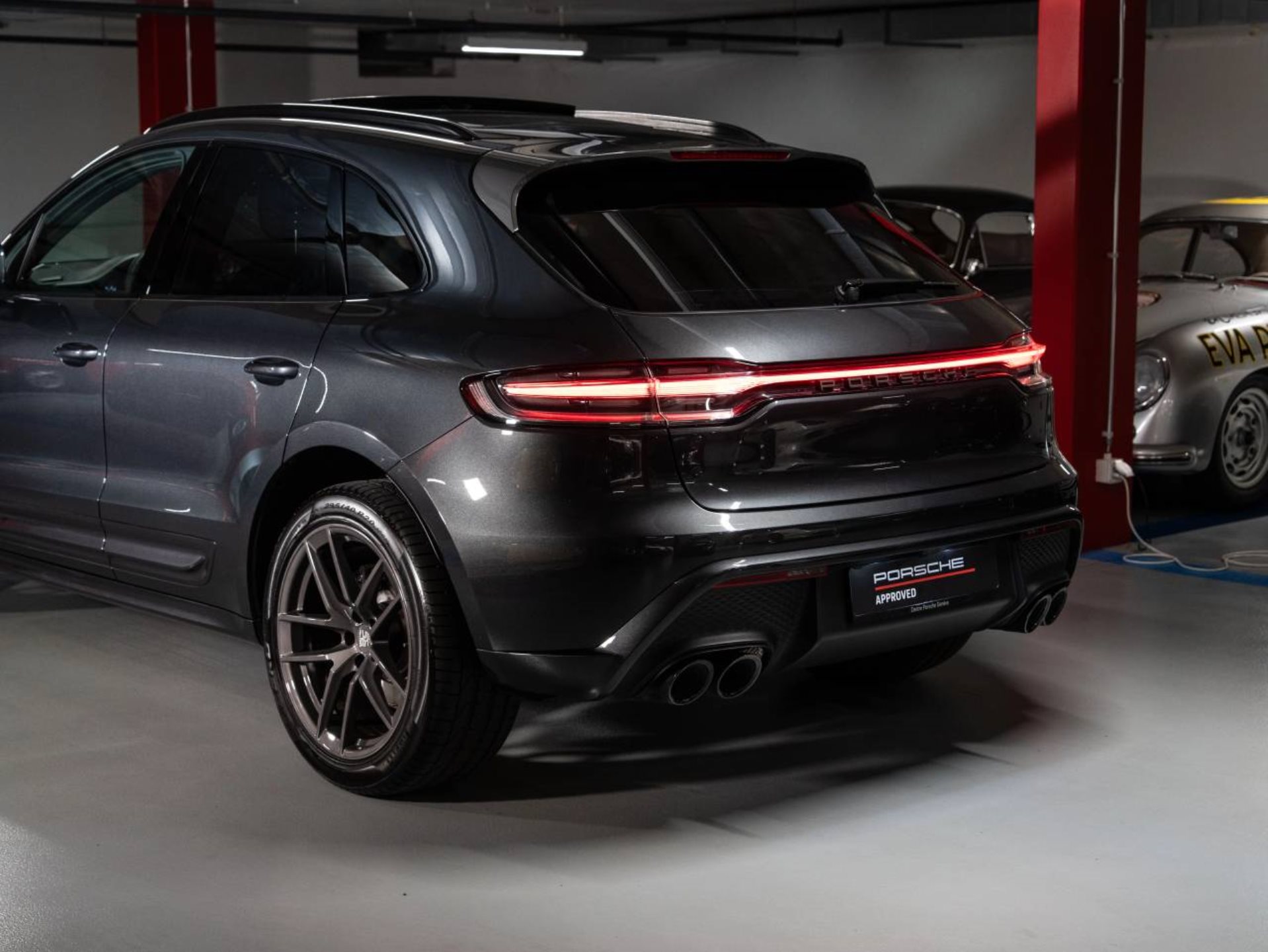 PORSCHE Macan T-image-19