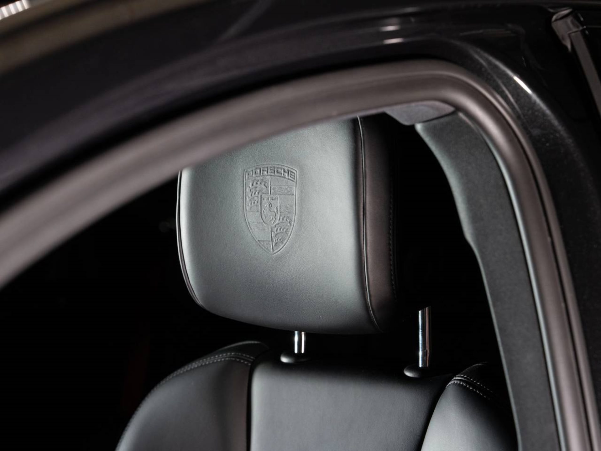 PORSCHE Macan T-image-12