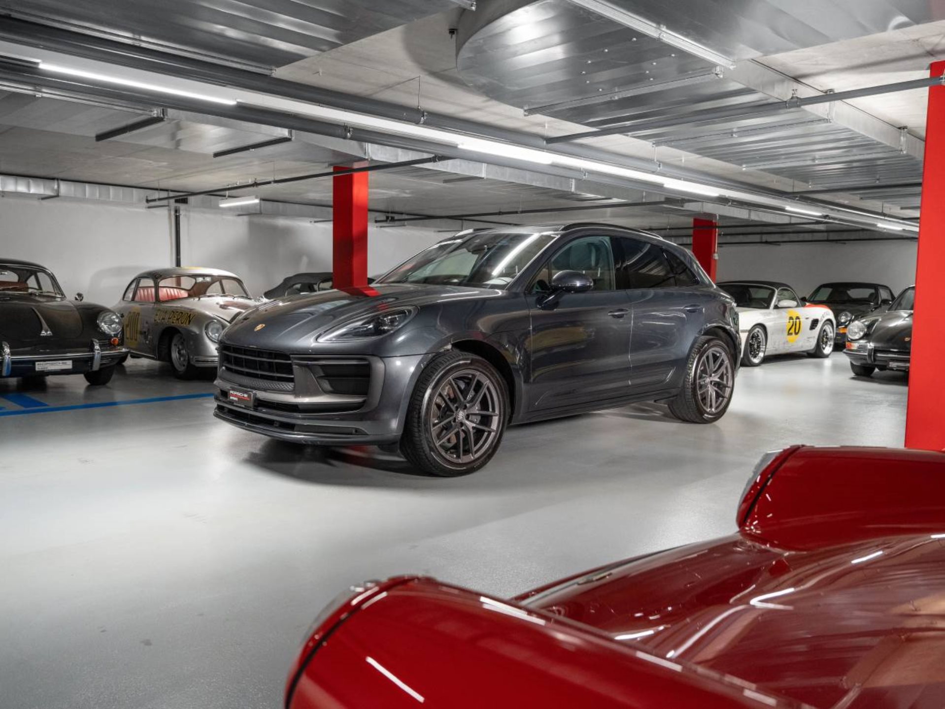 PORSCHE Macan T