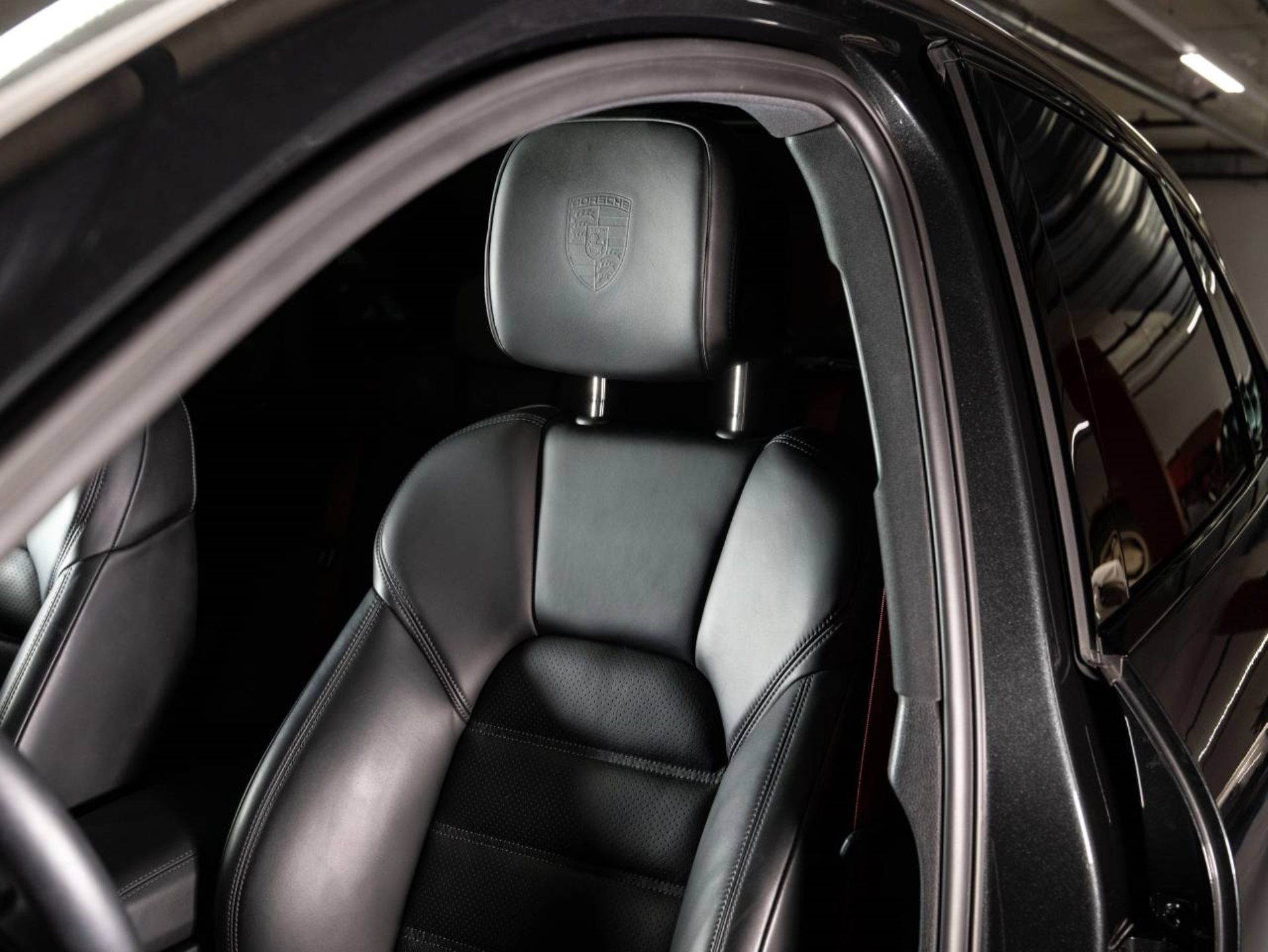 PORSCHE Macan T-image-11