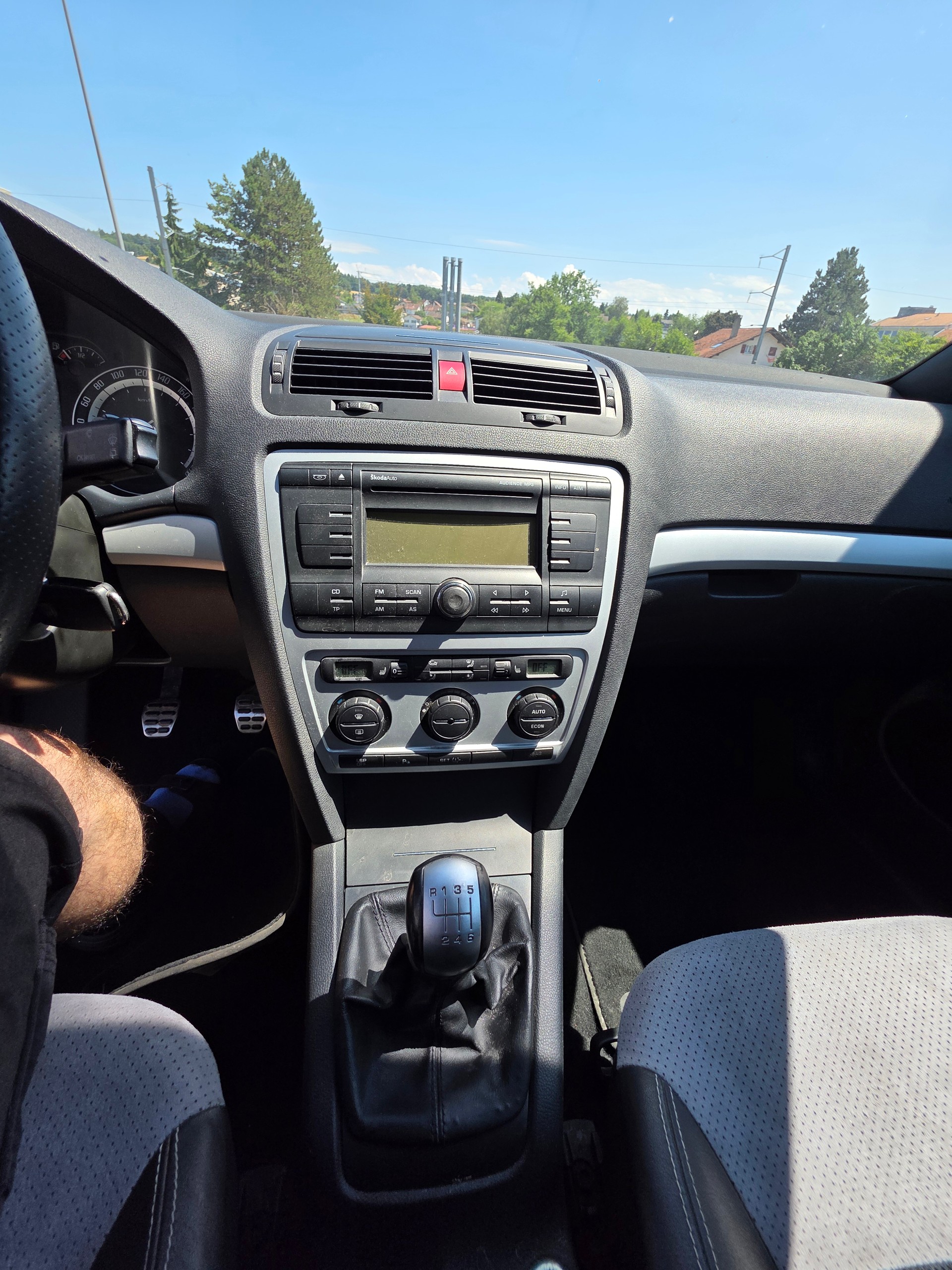 SKODA Octavia 2.0 TFSI RS-image-8