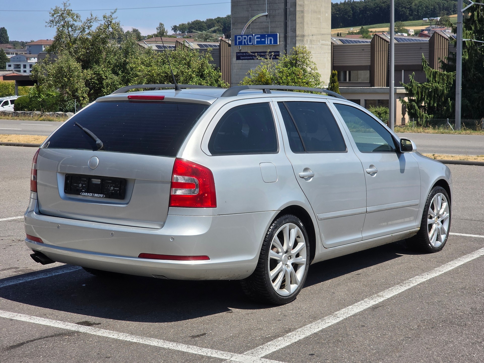 SKODA Octavia 2.0 TFSI RS-image-2