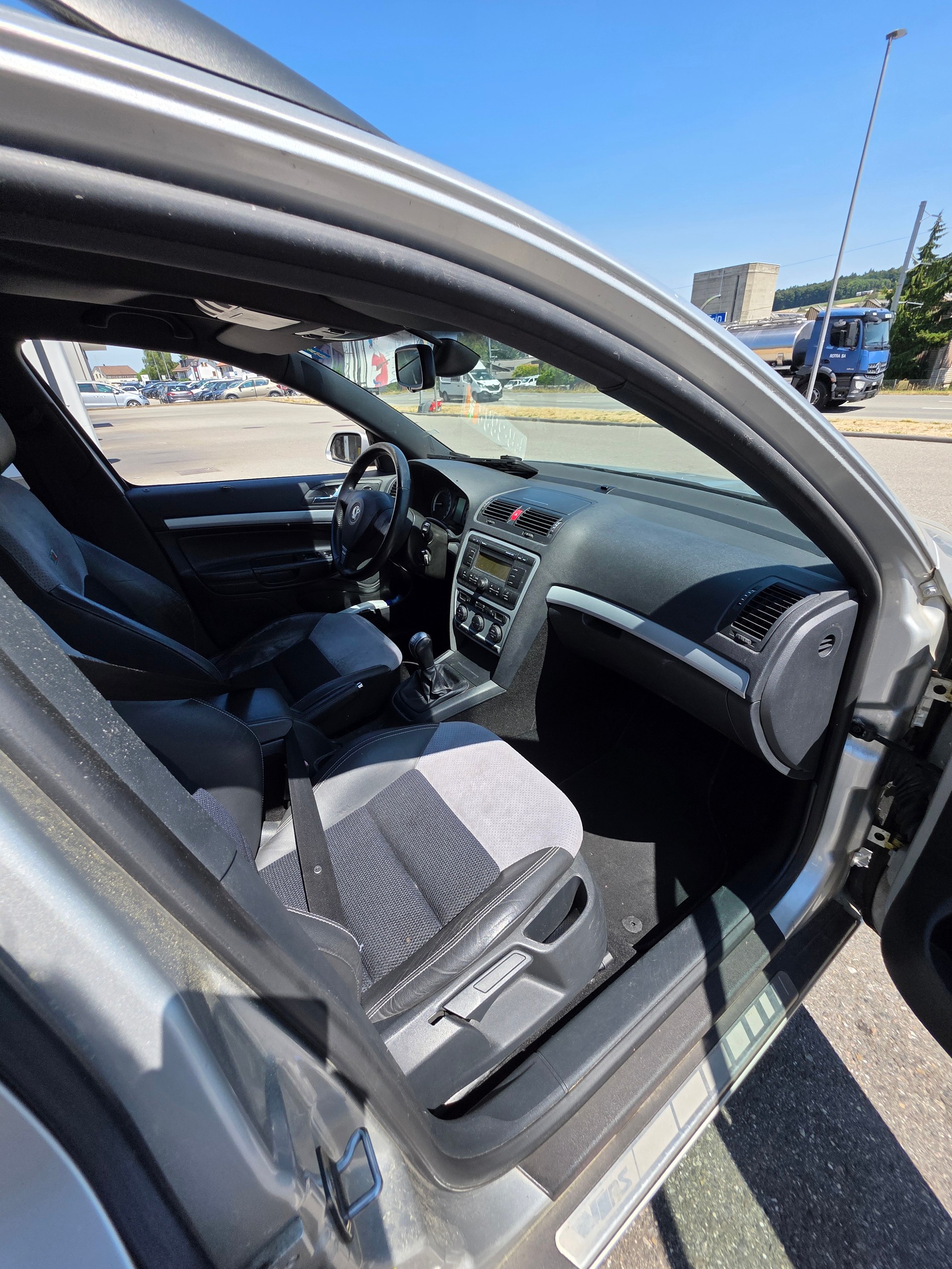 SKODA Octavia 2.0 TFSI RS-image-4