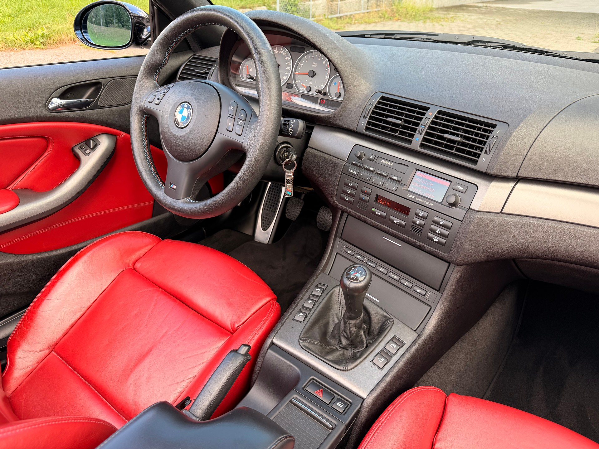 BMW M3 Cabriolet-image-25