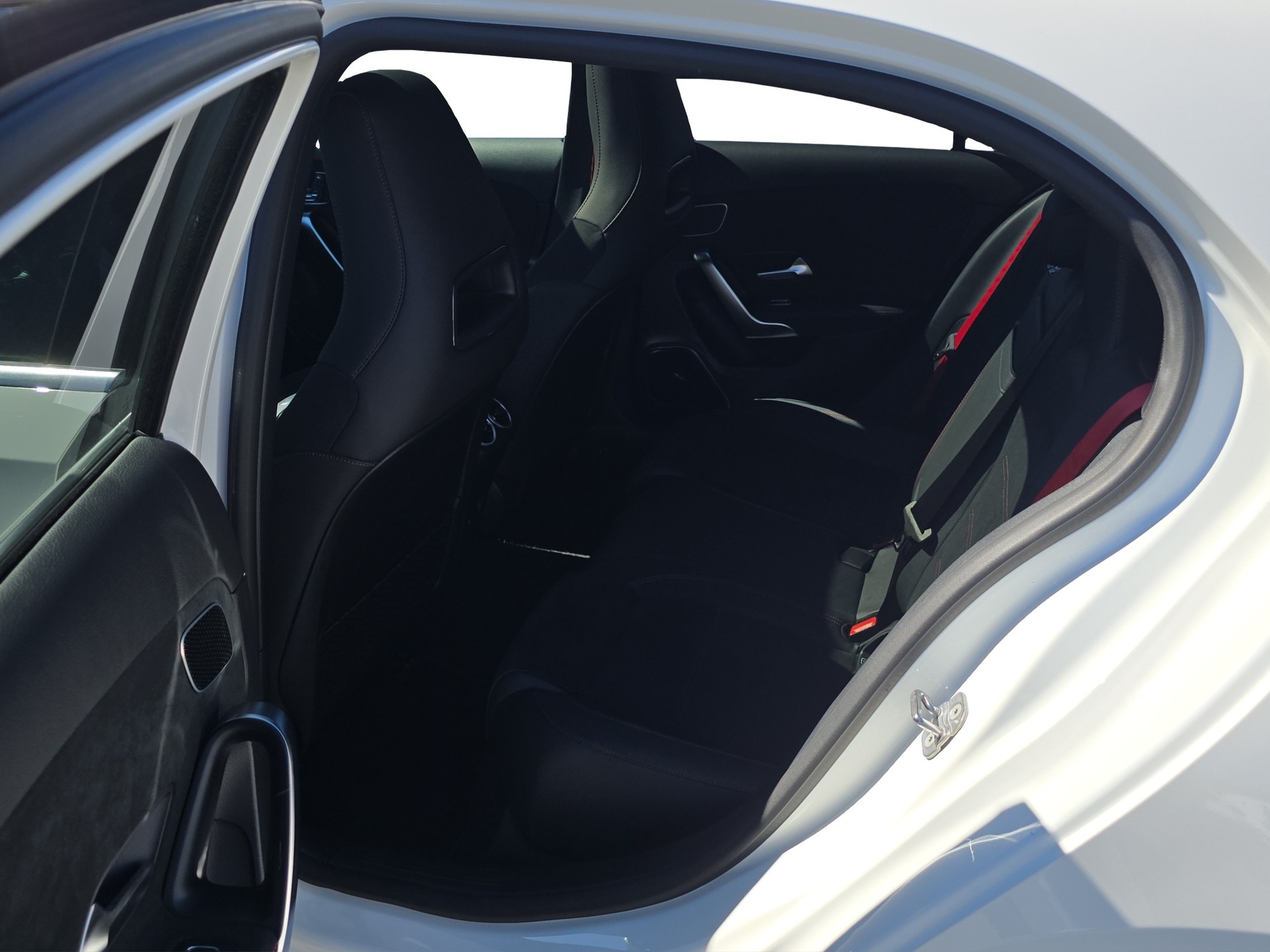 MERCEDES-BENZ A AMG 35 4Matic 8G-DCT-image-9