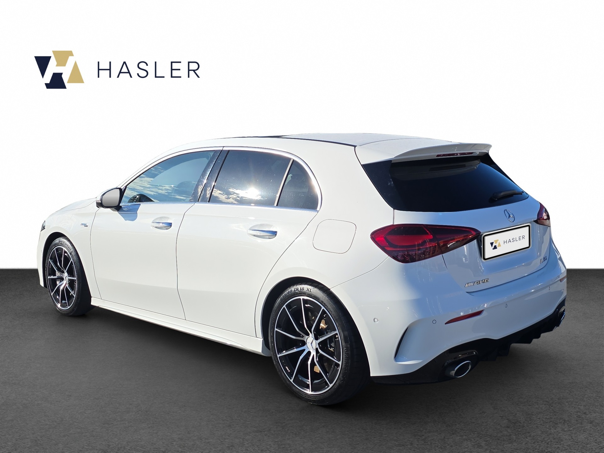 MERCEDES-BENZ A AMG 35 4Matic 8G-DCT-showroom-element-3