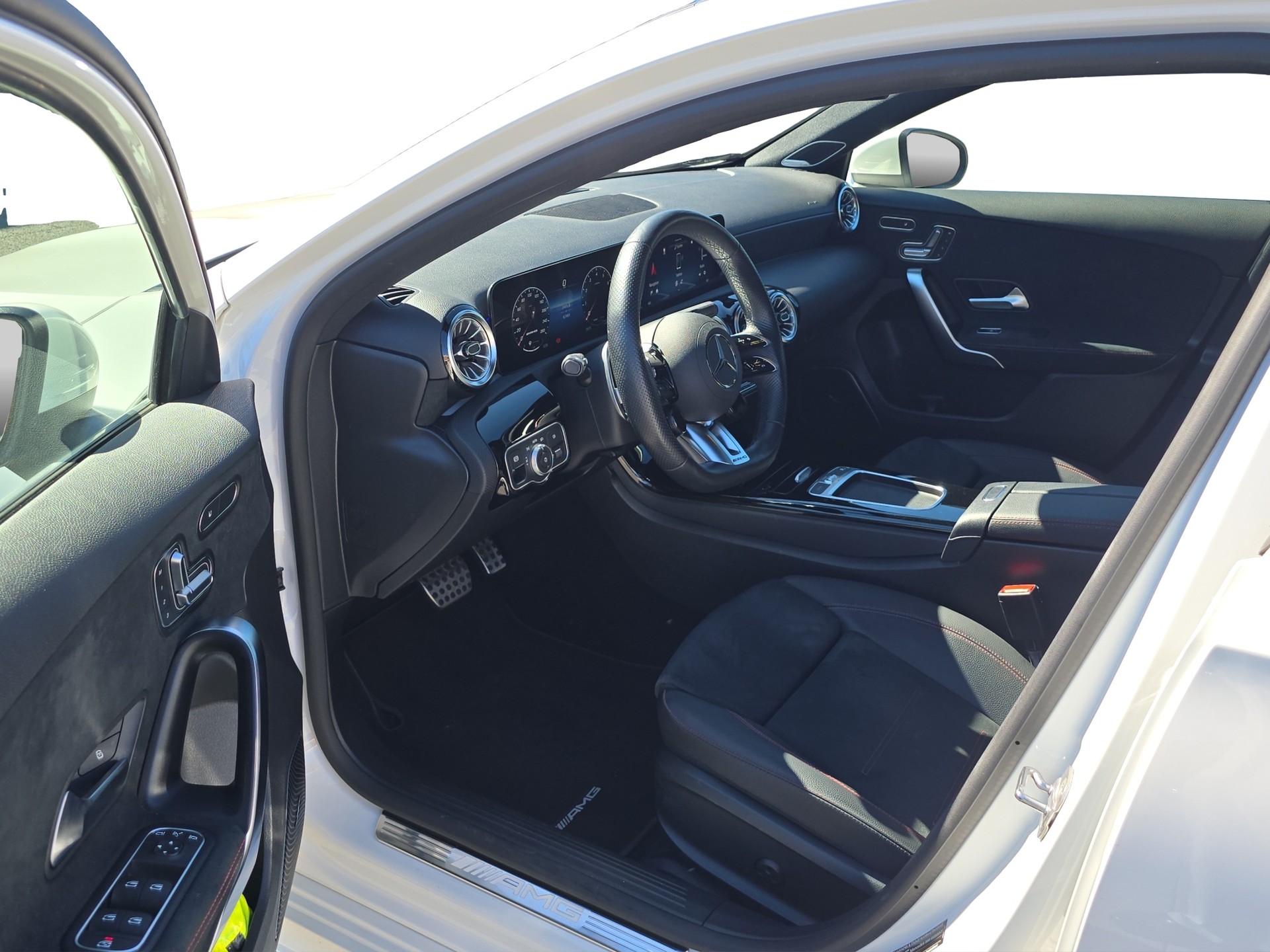 MERCEDES-BENZ A AMG 35 4Matic 8G-DCT-image-6