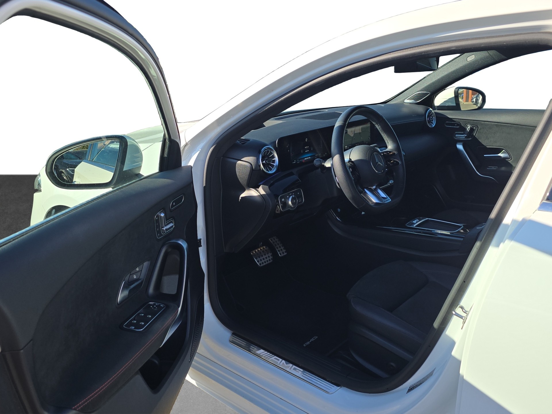 MERCEDES-BENZ A AMG 35 4Matic 8G-DCT-image-6