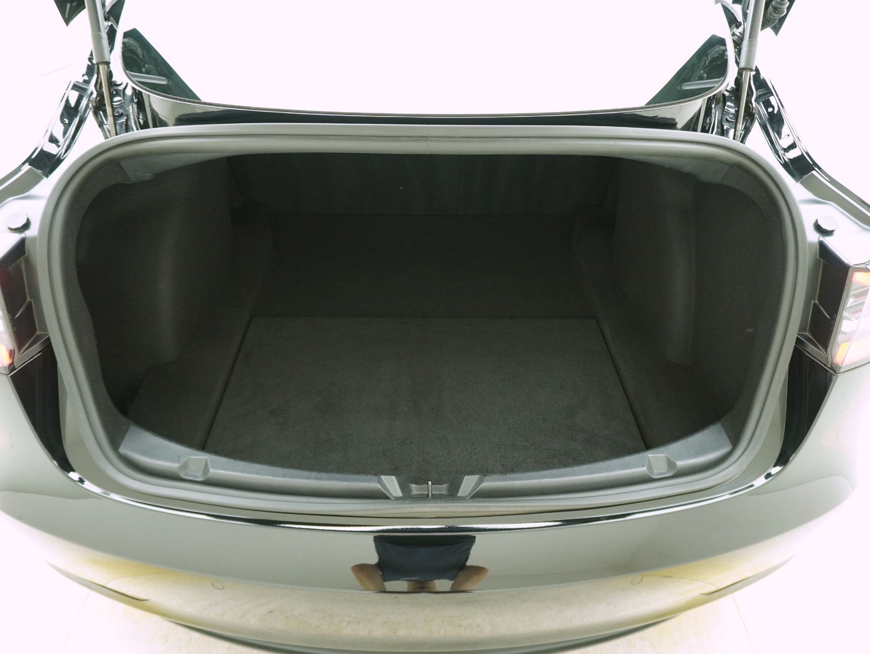 TESLA Model 3 Performance D-image-11