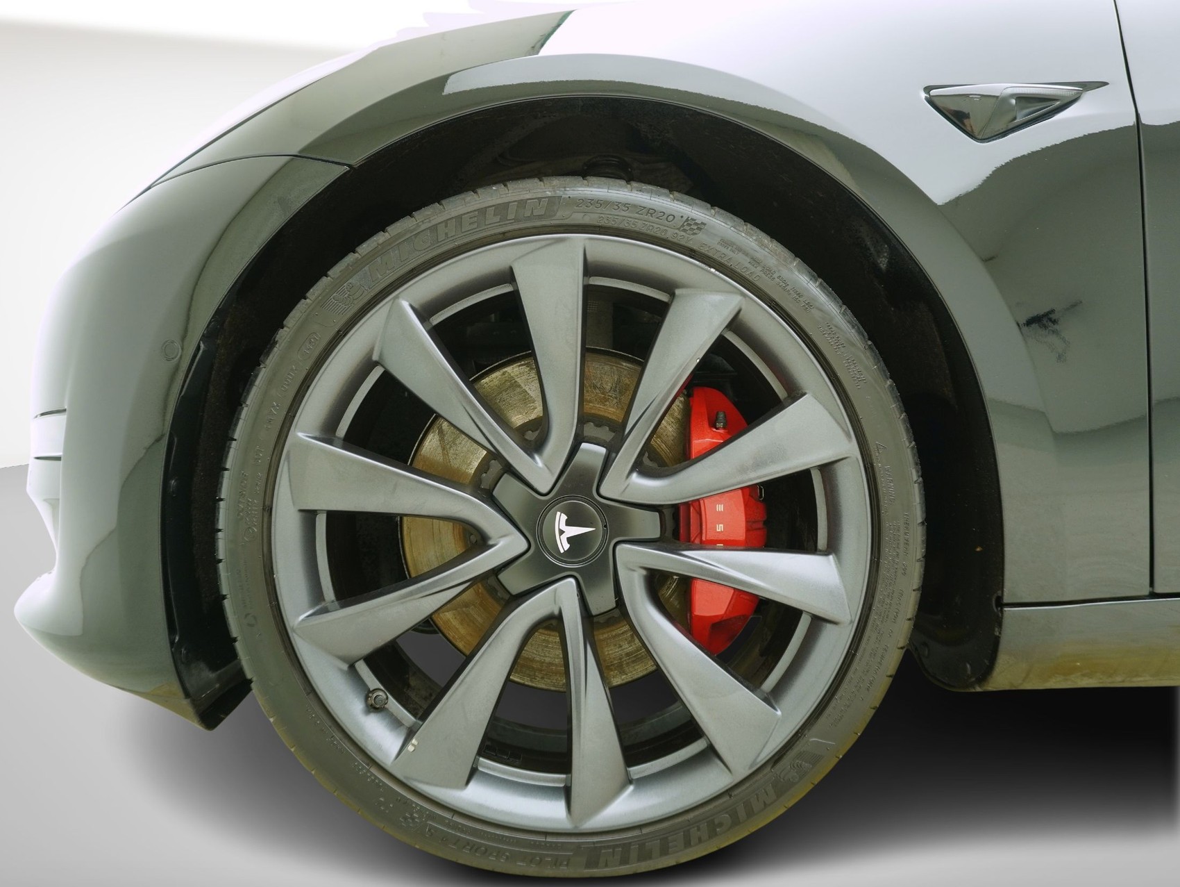 TESLA Model 3 Performance D-image-6