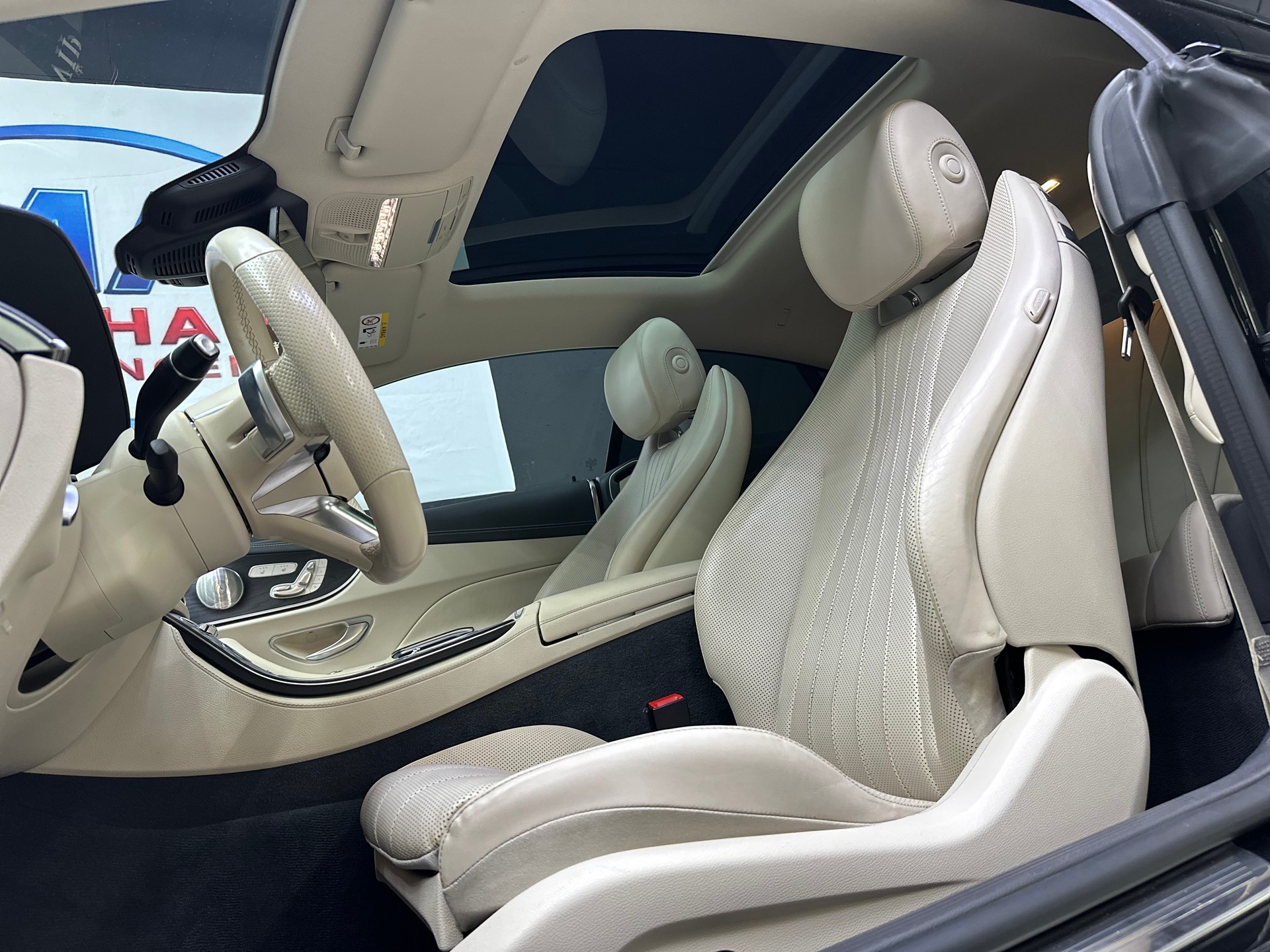 MERCEDES-BENZ E 200 Coupé 4Matic AMG Line 9G-Tronic-image-13