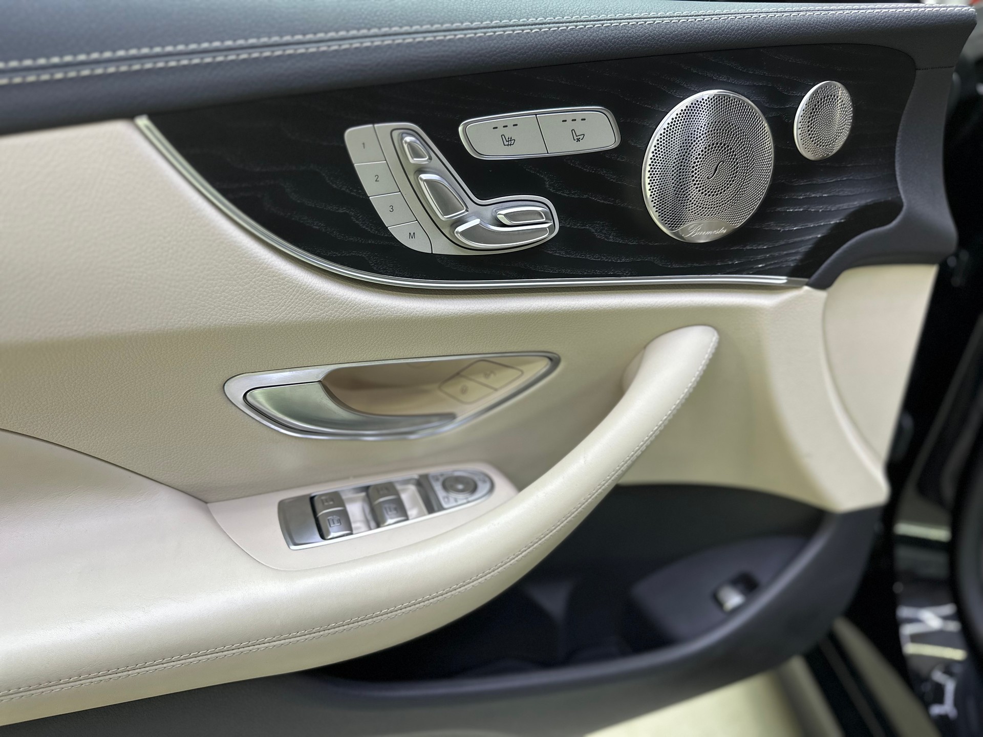 MERCEDES-BENZ E 200 Coupé 4Matic AMG Line 9G-Tronic-image-12