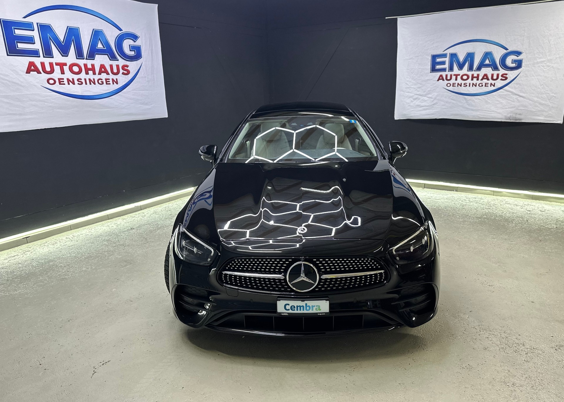 MERCEDES-BENZ E 200 Coupé 4Matic AMG Line 9G-Tronic-image-1