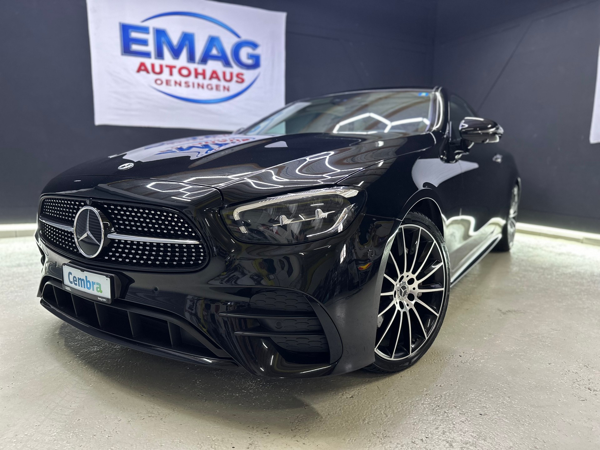 MERCEDES-BENZ E 200 Coupé 4Matic AMG Line 9G-Tronic-image-2