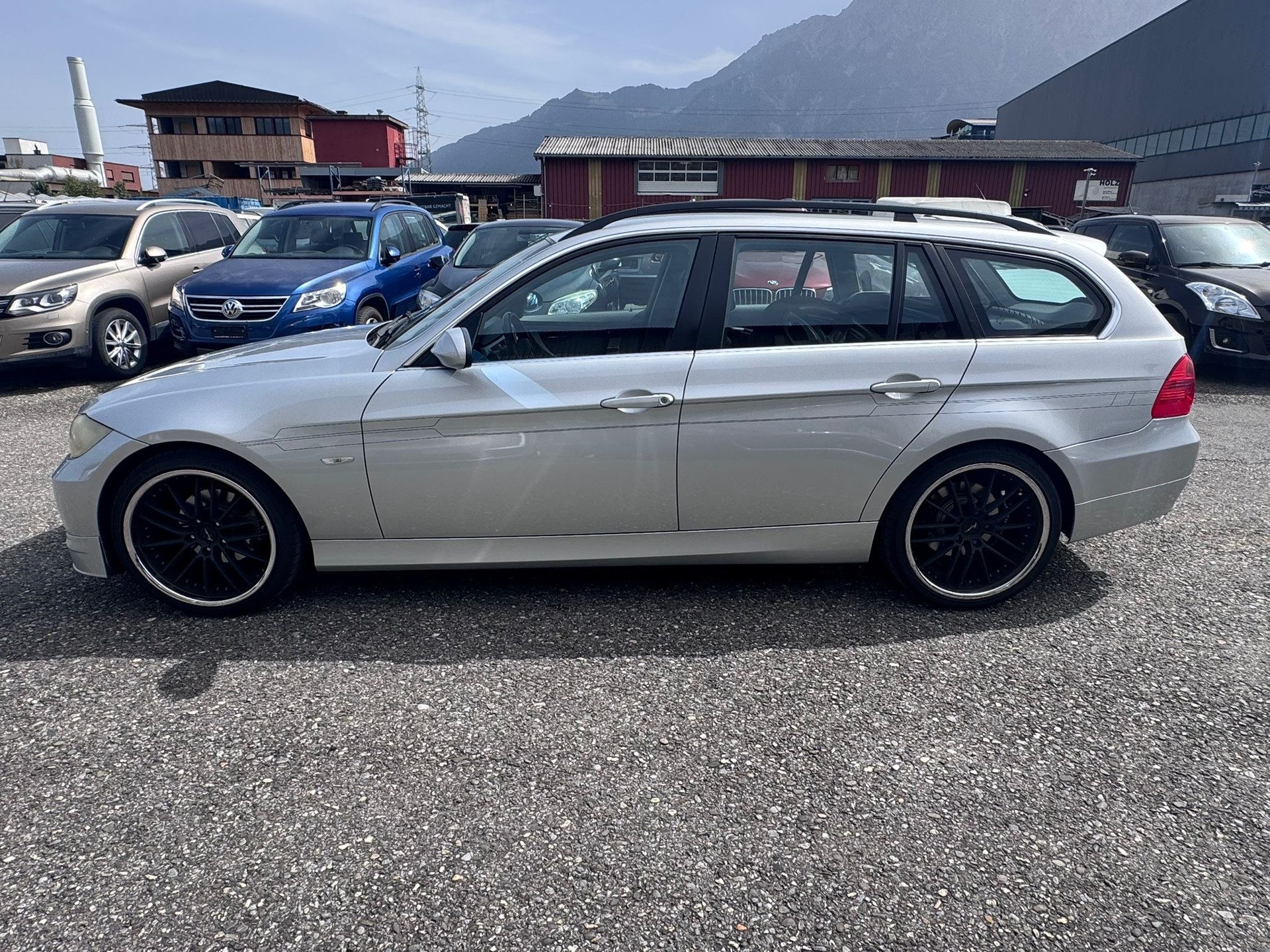 BMW 325i Touring-image-4