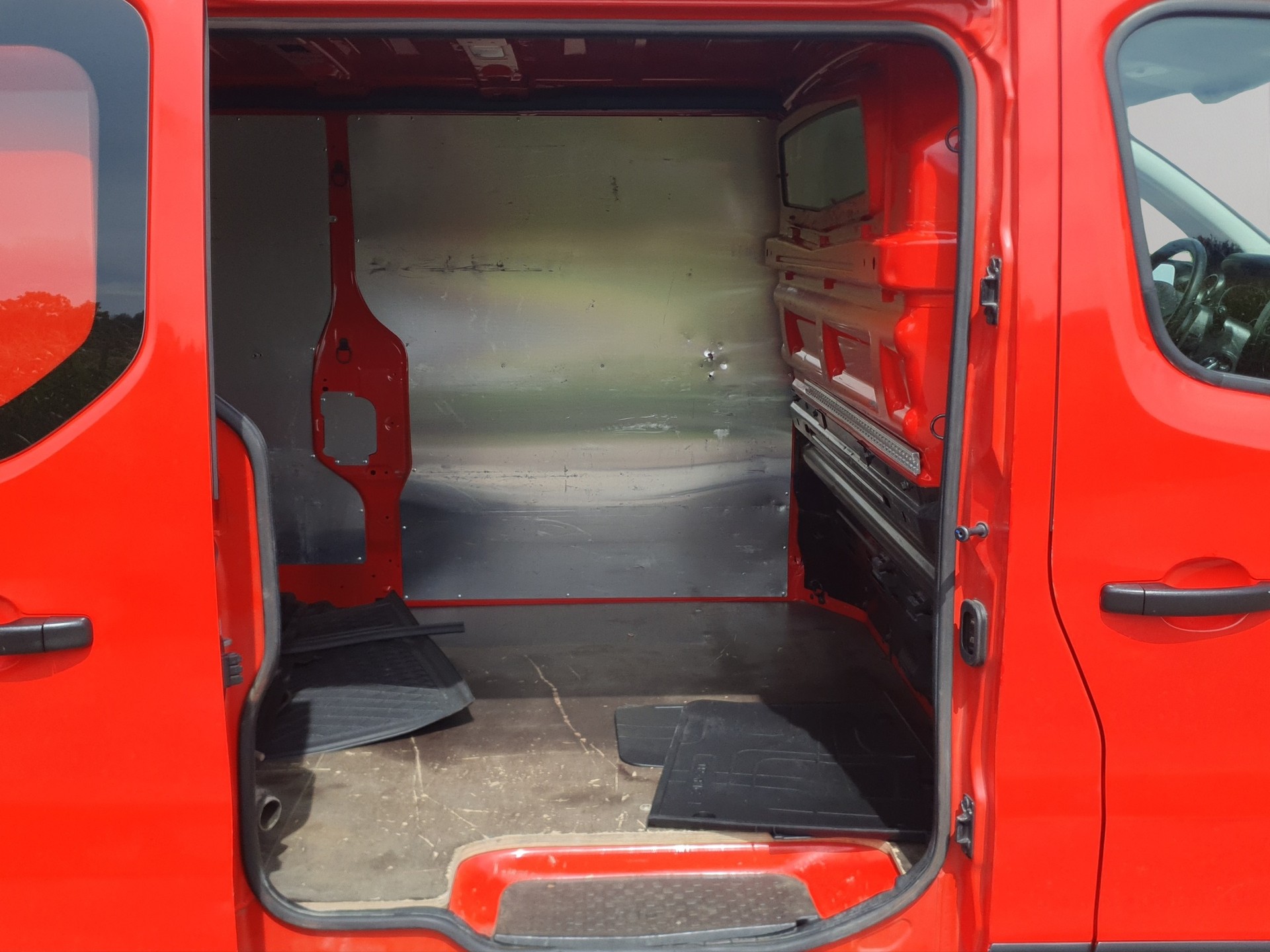 RENAULT Trafic 2.0 Energy dCi 120 3.0t Business L2H1-image-8