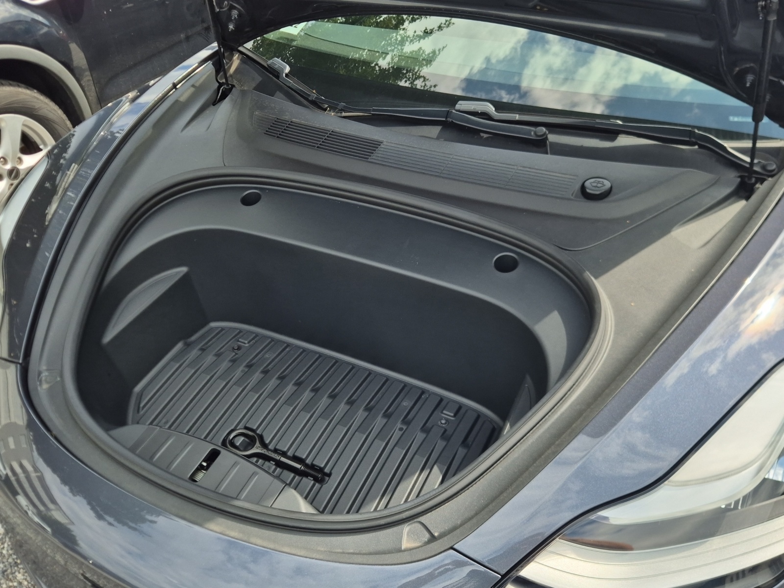 TESLA Model 3 Long Range Dual Motor-image-20