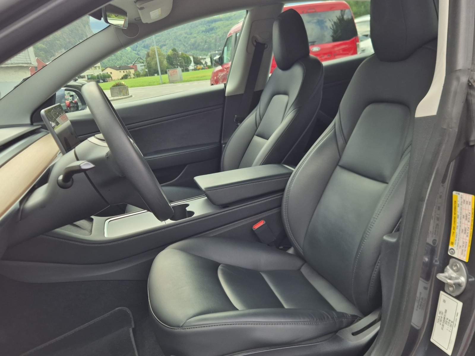 TESLA Model 3 Long Range Dual Motor-image-16