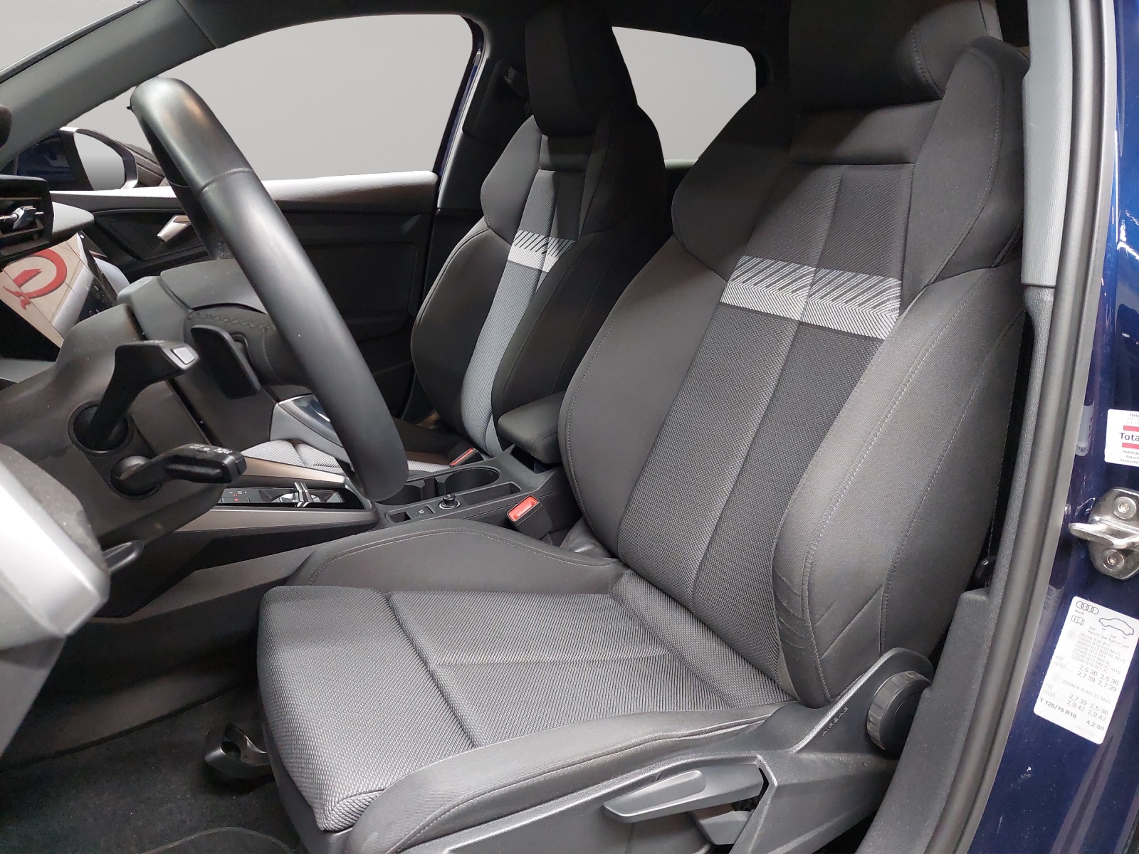 AUDI A3 Sportback 35 TFSI S line S-tronic-image-5