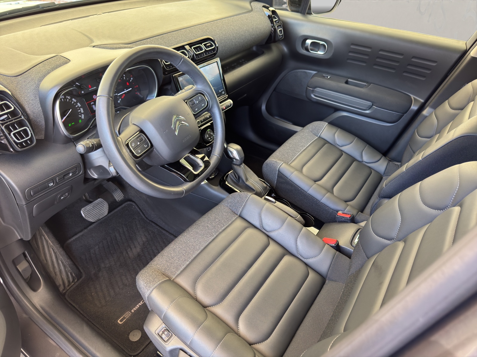 CITROEN C3 Aircross 1.2 PureTech 130 Shine Pack *Automat*-image-9