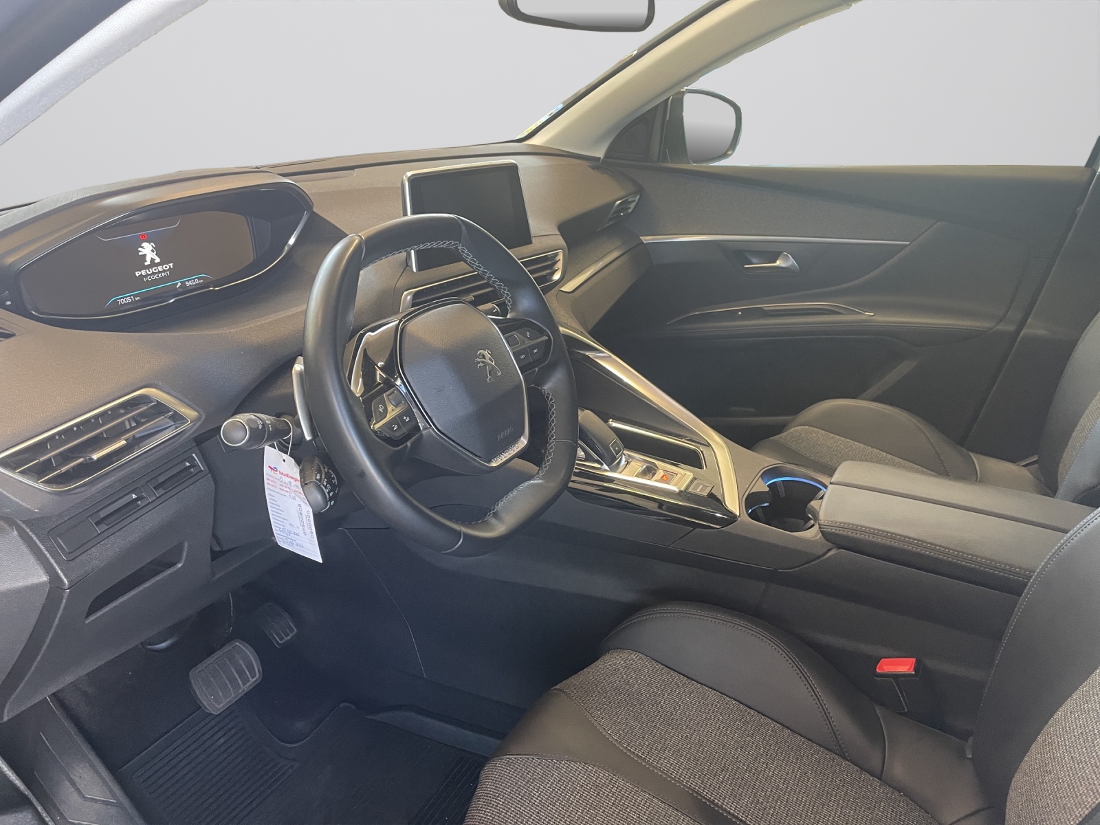 PEUGEOT 5008 1.6 PureTech Allure-image-4