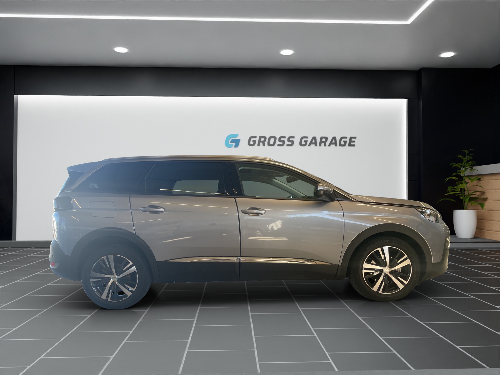 PEUGEOT 5008 1.6 PureTech Allure-image-2