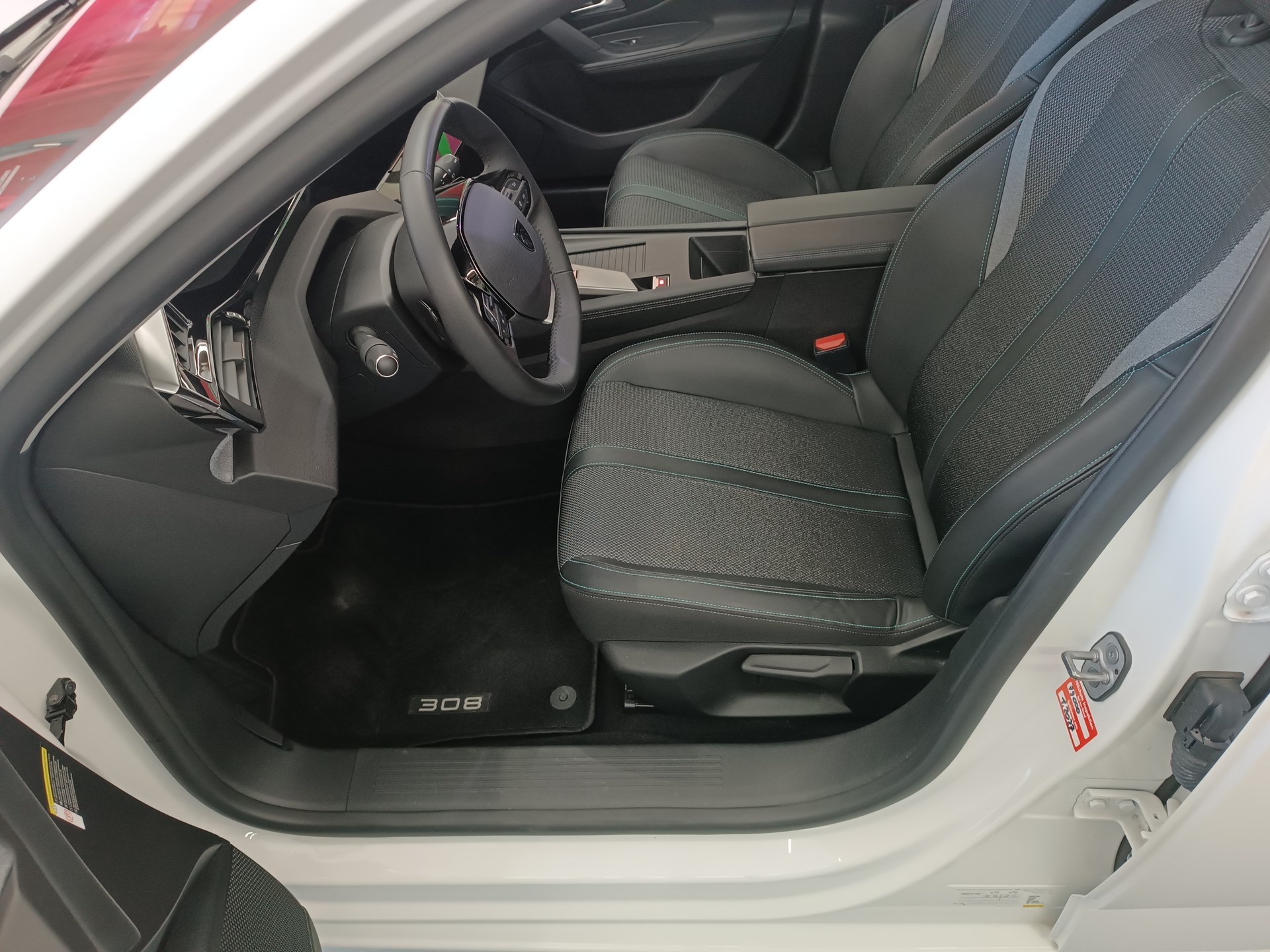 PEUGEOT 308 SW 1.5 BlueHDI Allure Pack EAT8-image-10