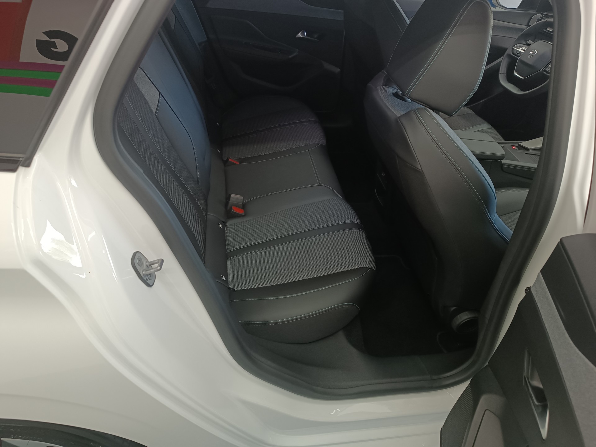 PEUGEOT 308 SW 1.5 BlueHDI Allure Pack EAT8-image-13