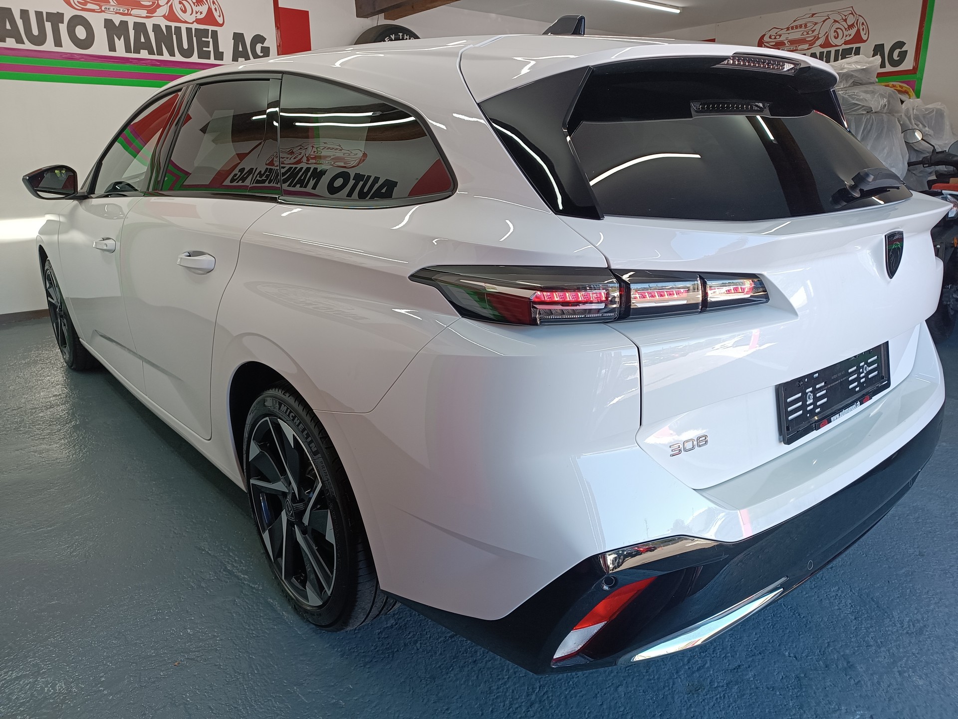 PEUGEOT 308 SW 1.5 BlueHDI Allure Pack EAT8-image-6