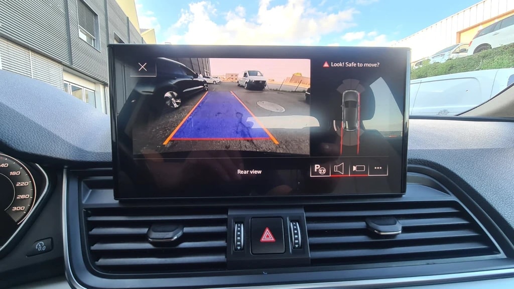 AUDI Q5 40 TDI quattro S-tronic ** Neues Modell ** Voll-Leder ** GR-Navi ** Rf-Kamera ** Sitzheizung ** Frisch Ab MFK & Service **-image-11