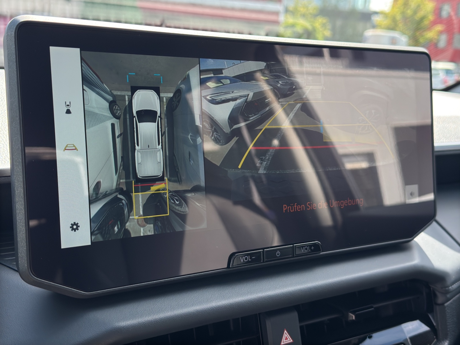 TOYOTA Hilux Double Cab.-Pick-up 2.8 D-4D MHEV 204 Invincible-image-15