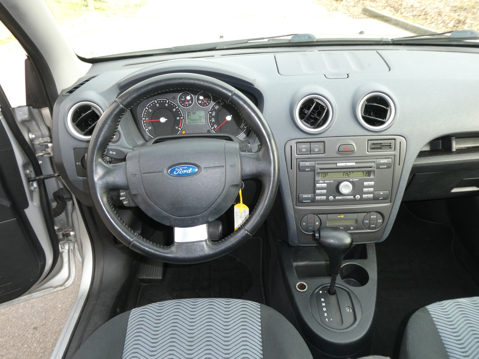 FORD Fusion 1.6 16V Plus-image-10